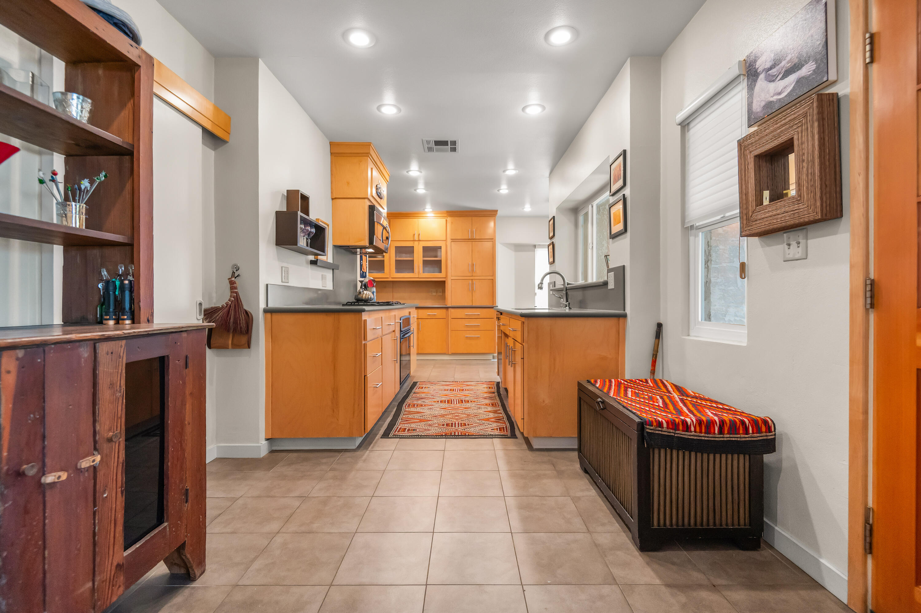 1907 Green Acres Dr, Visalia, CA 93291