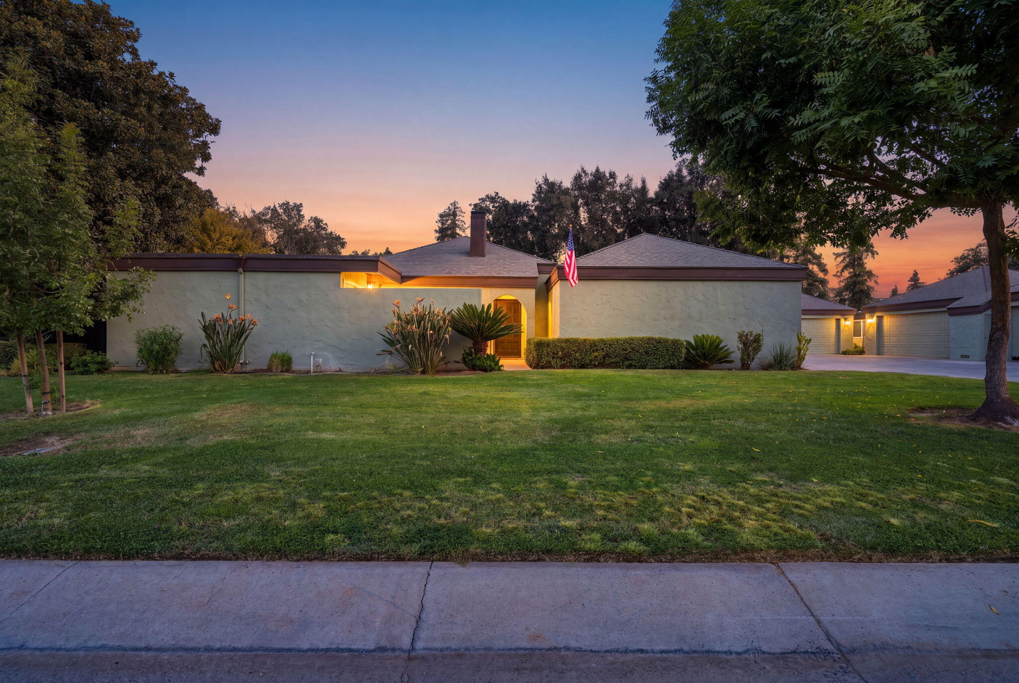 2950 W Border Links Dr, Visalia, CA 93291
