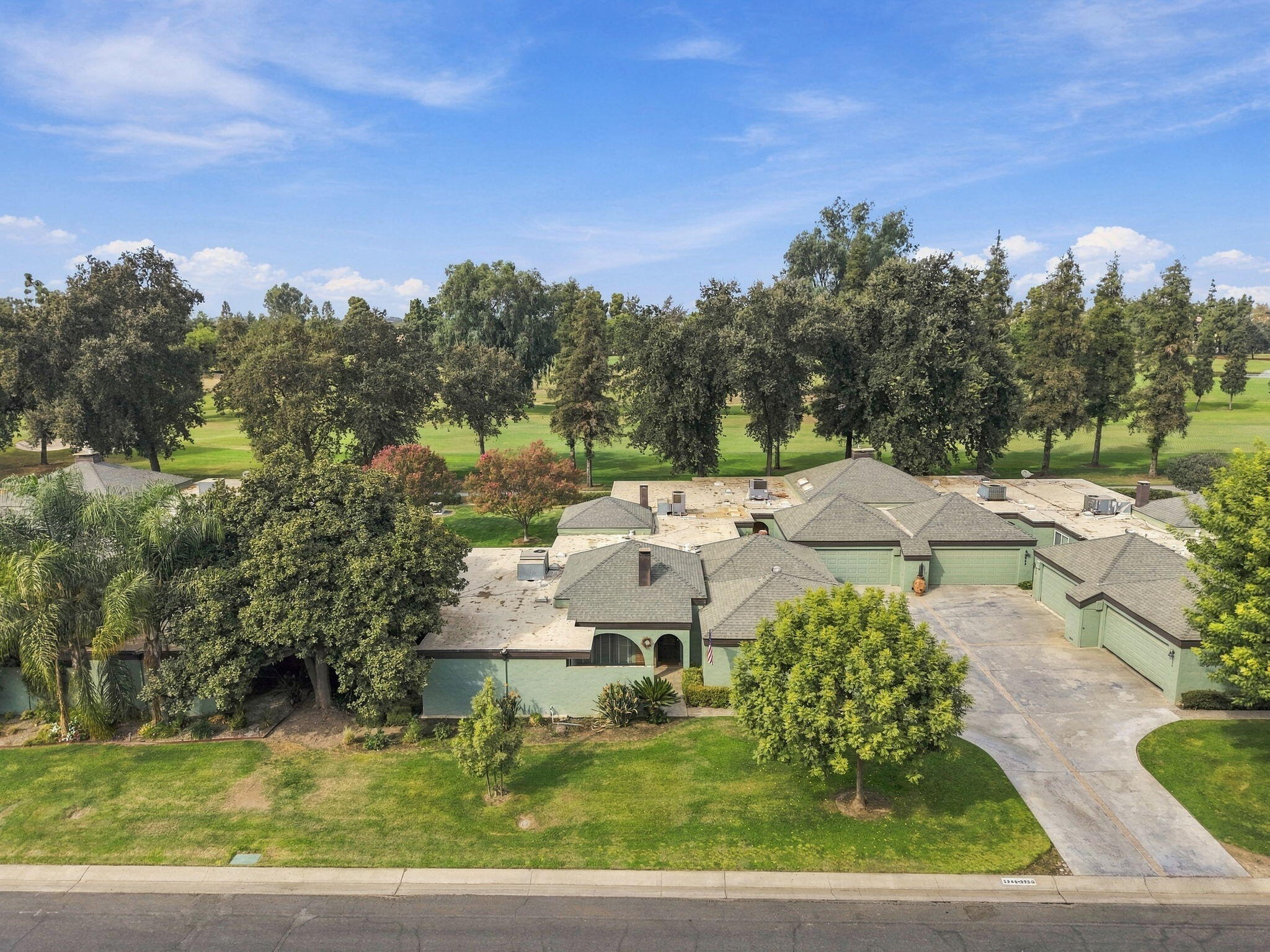 2950 W Border Links Dr, Visalia, CA 93291