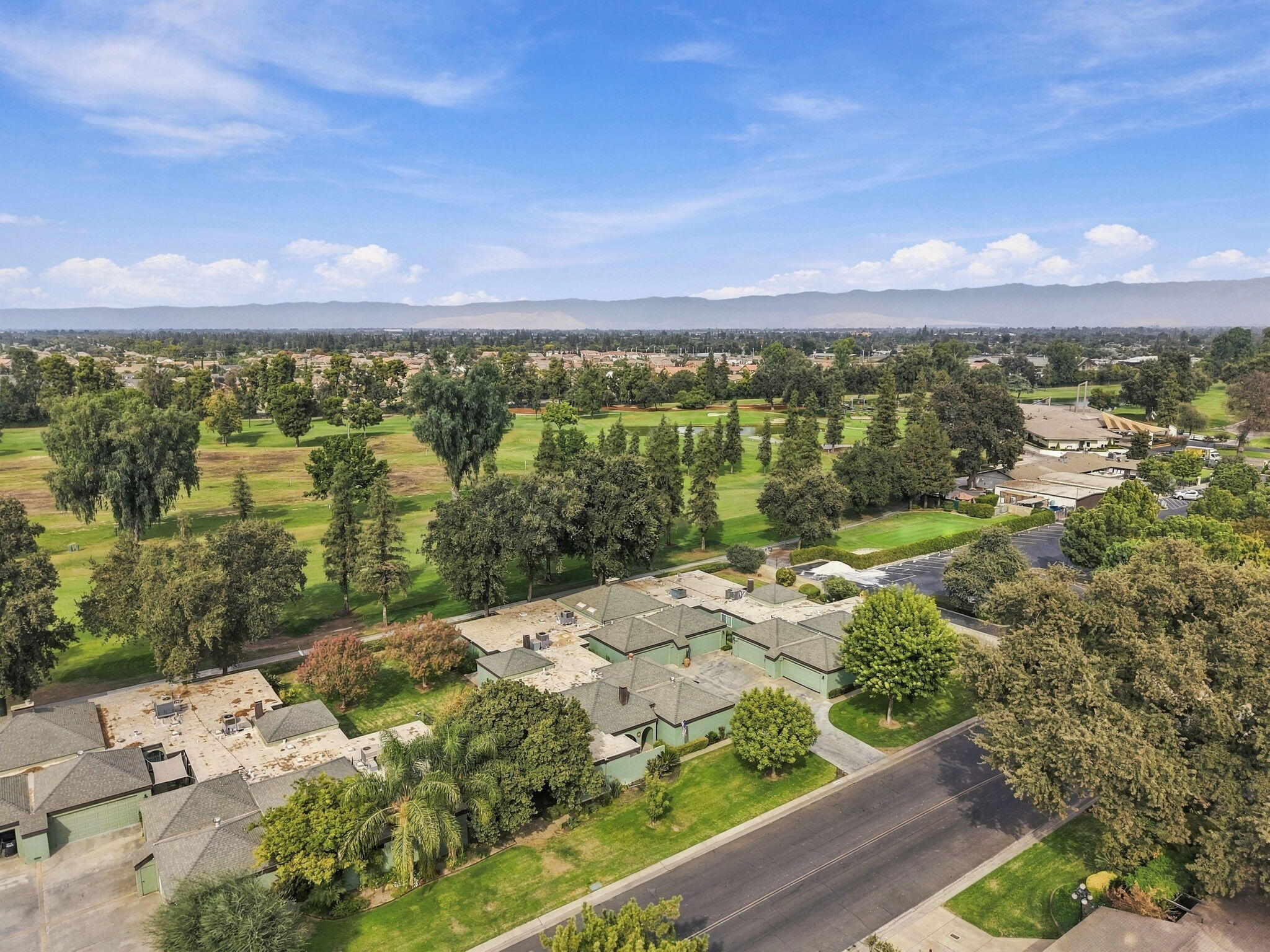 2950 W Border Links Dr, Visalia, CA 93291