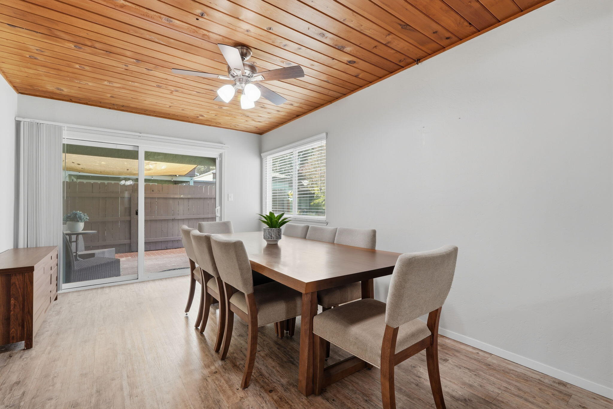 2950 W Border Links Dr, Visalia, CA 93291