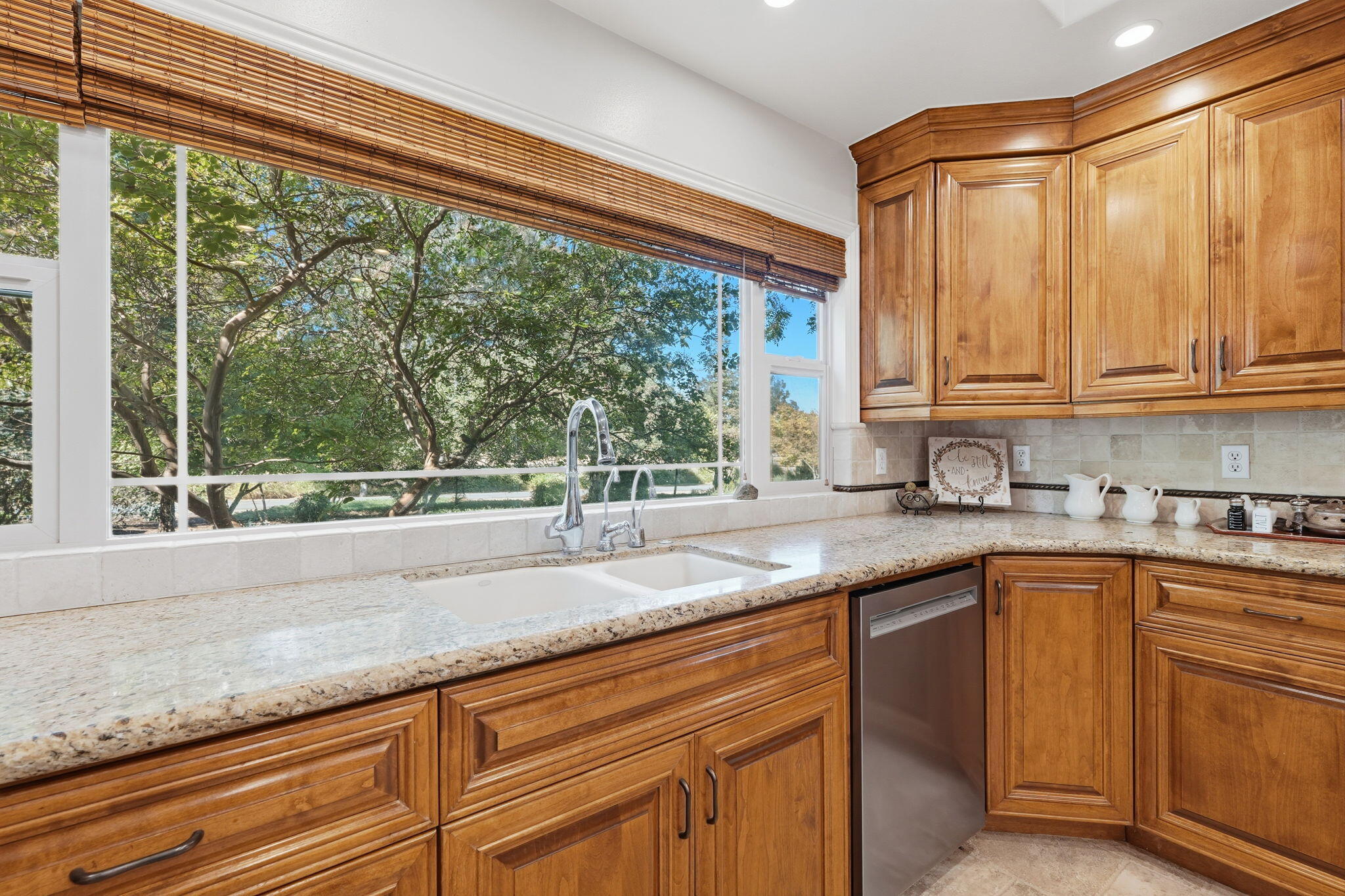 31255 Palm Dr, Exeter, CA 93221