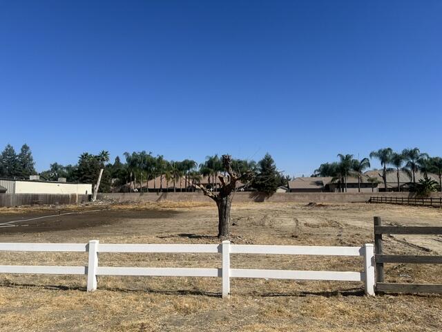 736 N Tommy St, Visalia, CA 93291