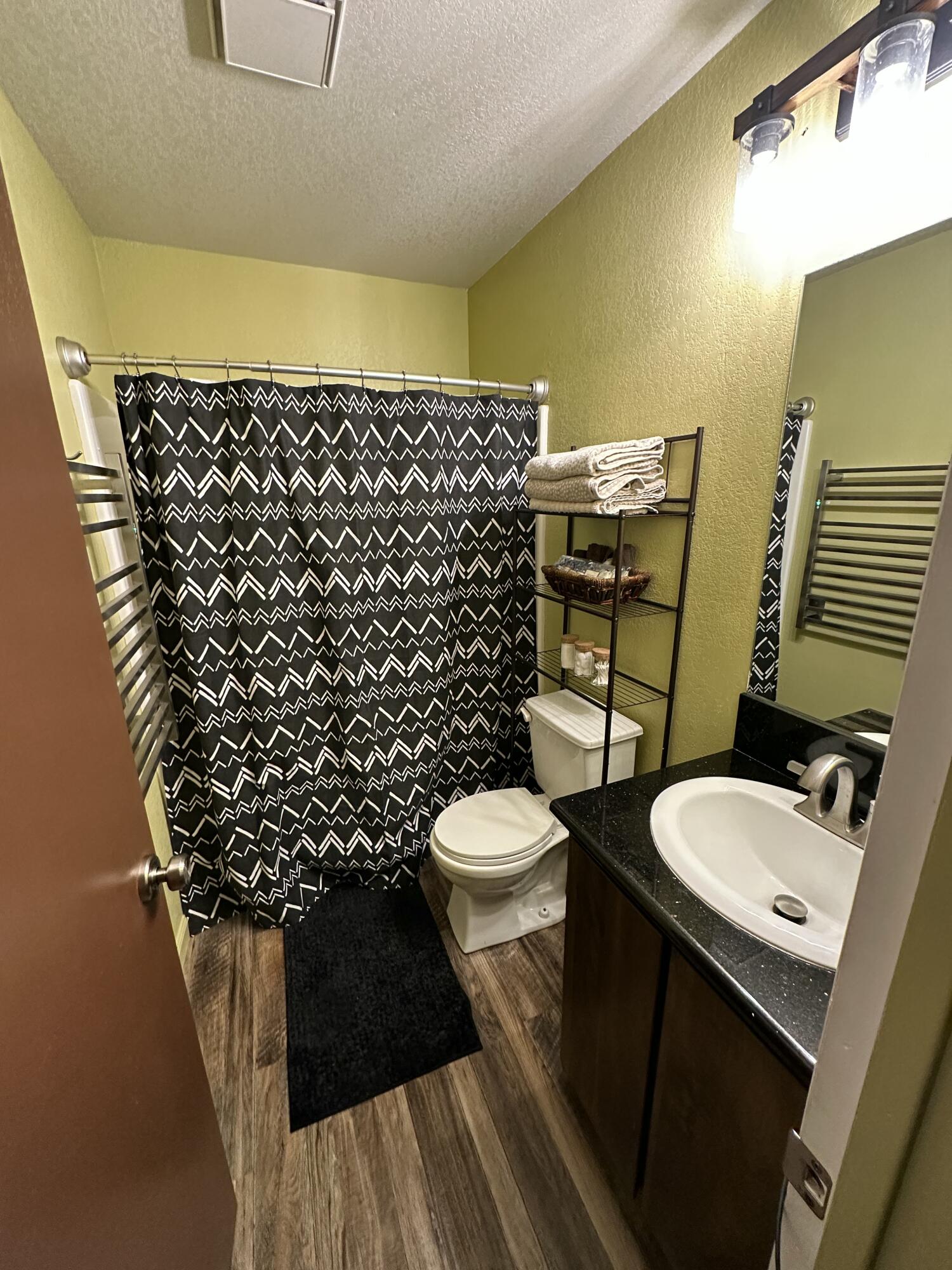 40812 Oakwoods Ln #106, Shaver Lake, CA 93664