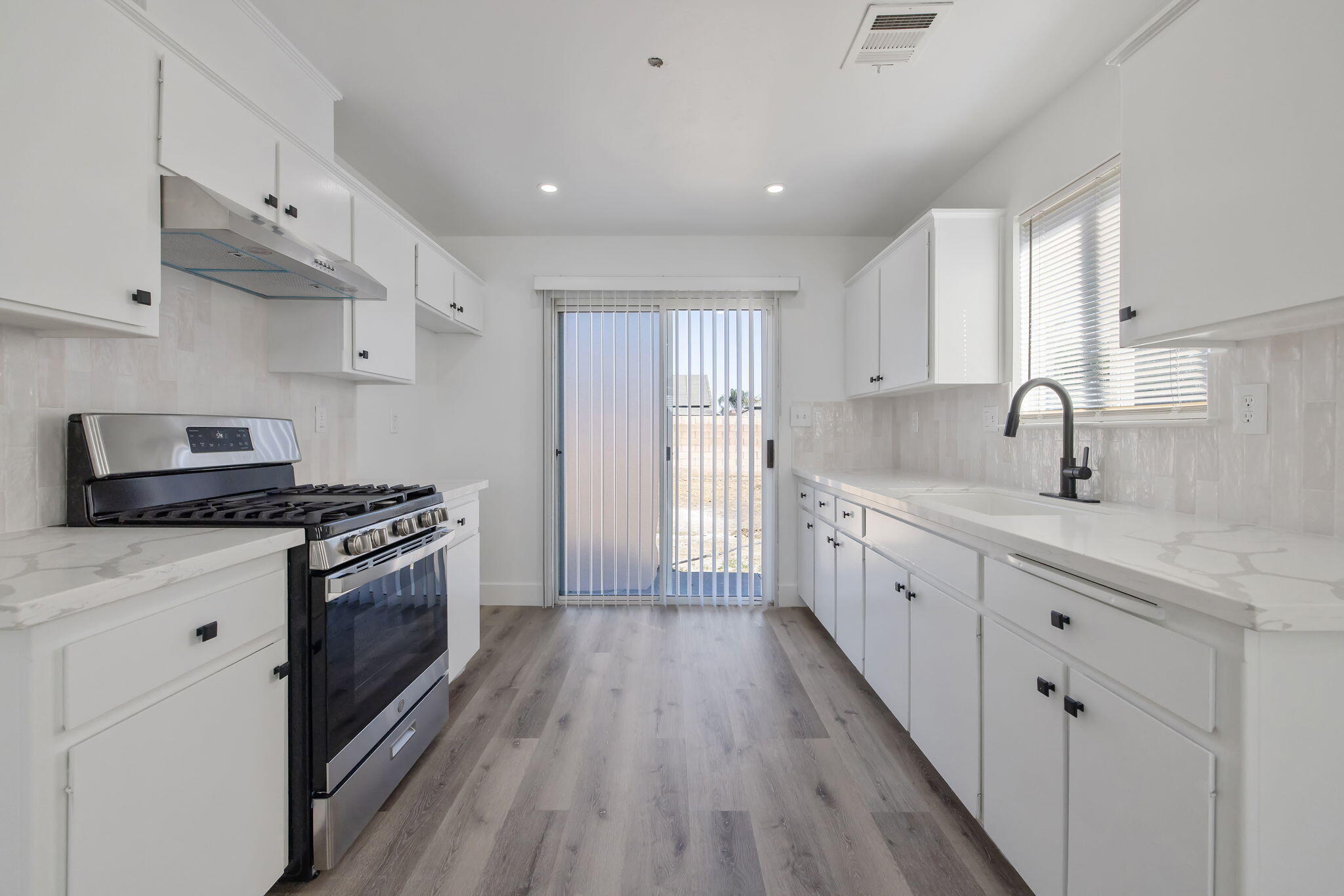 1921 Heather Way, Delano, CA 93215
