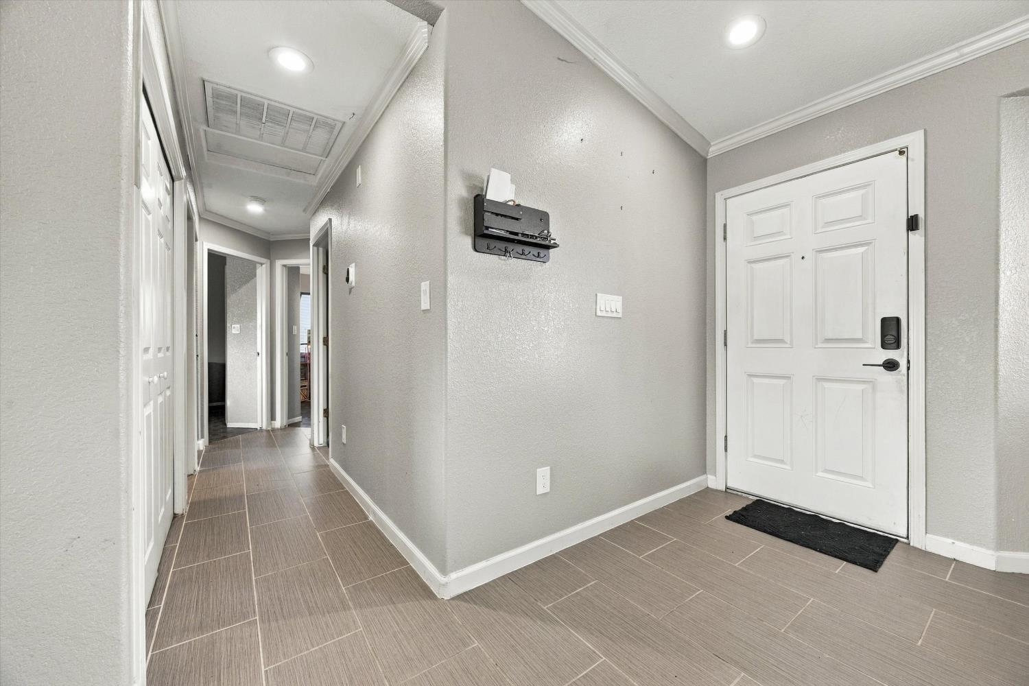 430 Avenida Ruiz, Delano, CA 93215