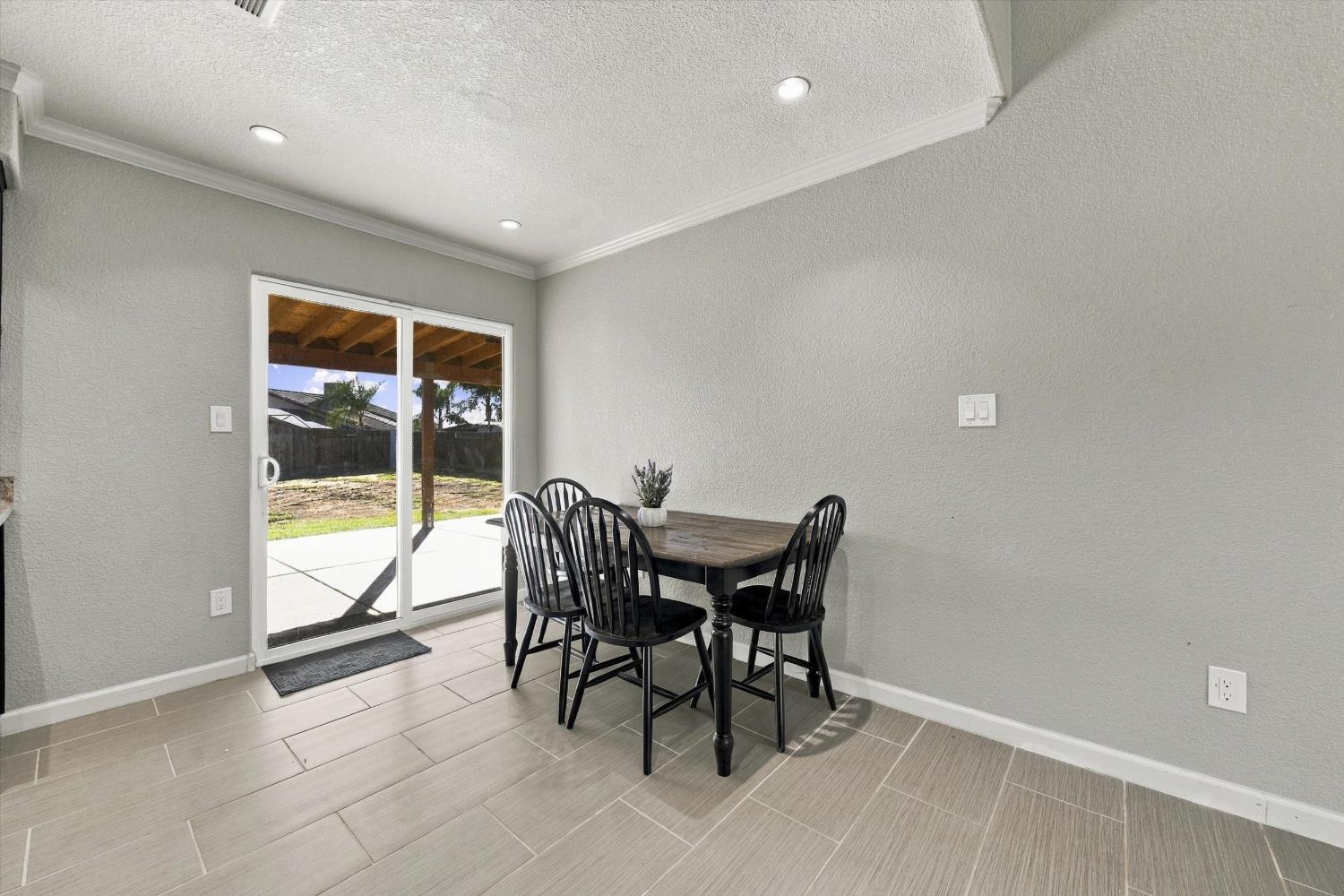 430 Avenida Ruiz, Delano, CA 93215