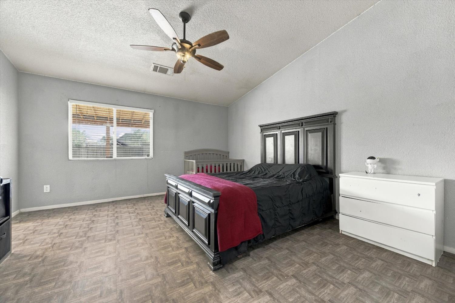 430 Avenida Ruiz, Delano, CA 93215