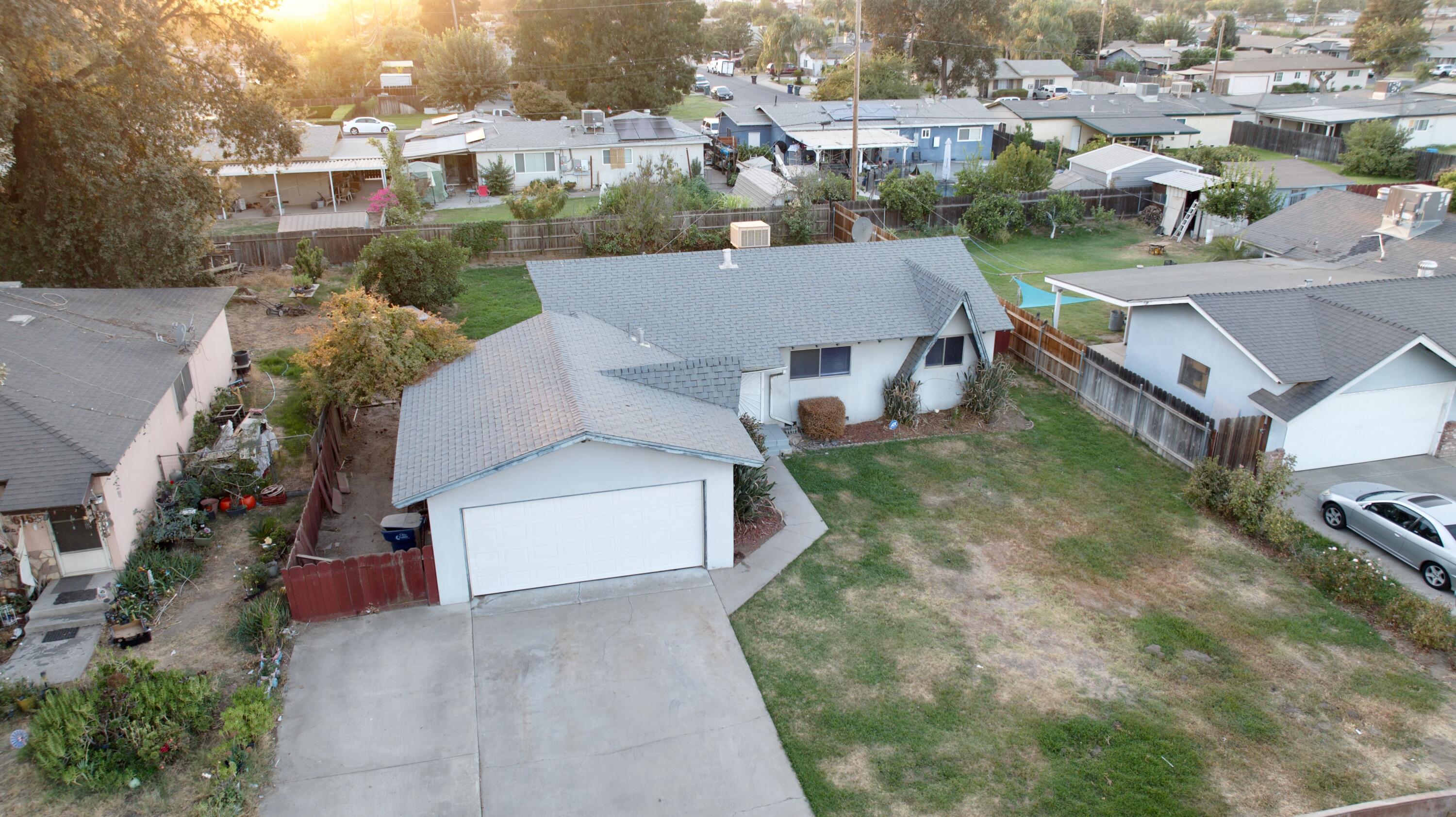 623 N West St, Tulare, CA 93274