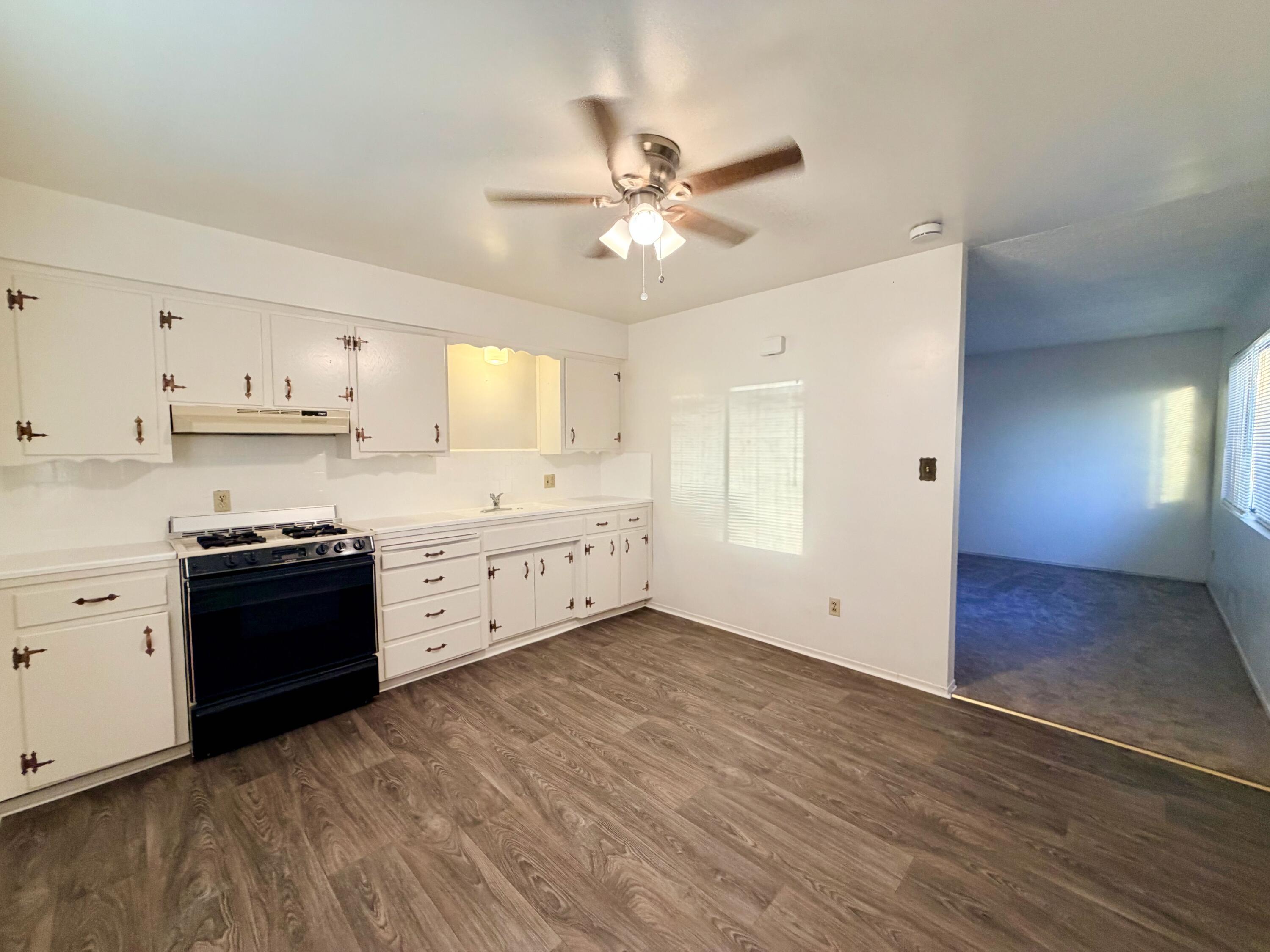 623 N West St, Tulare, CA 93274