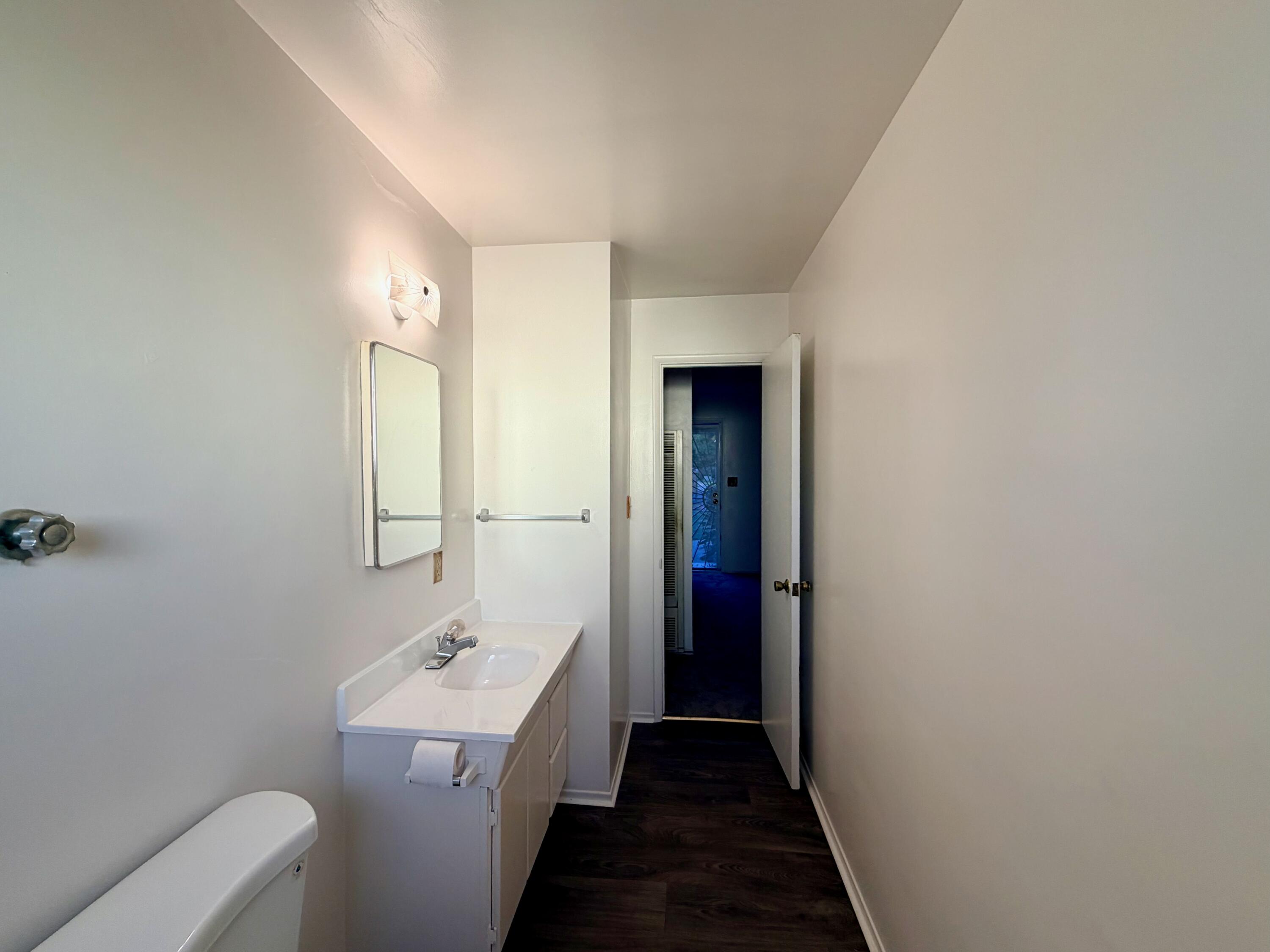623 N West St, Tulare, CA 93274