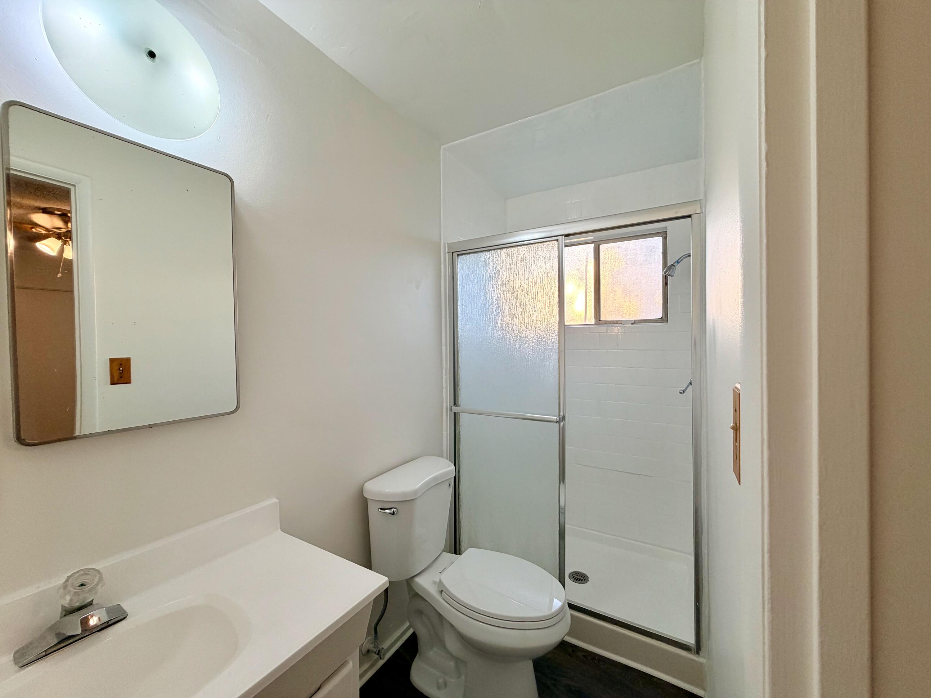623 N West St, Tulare, CA 93274