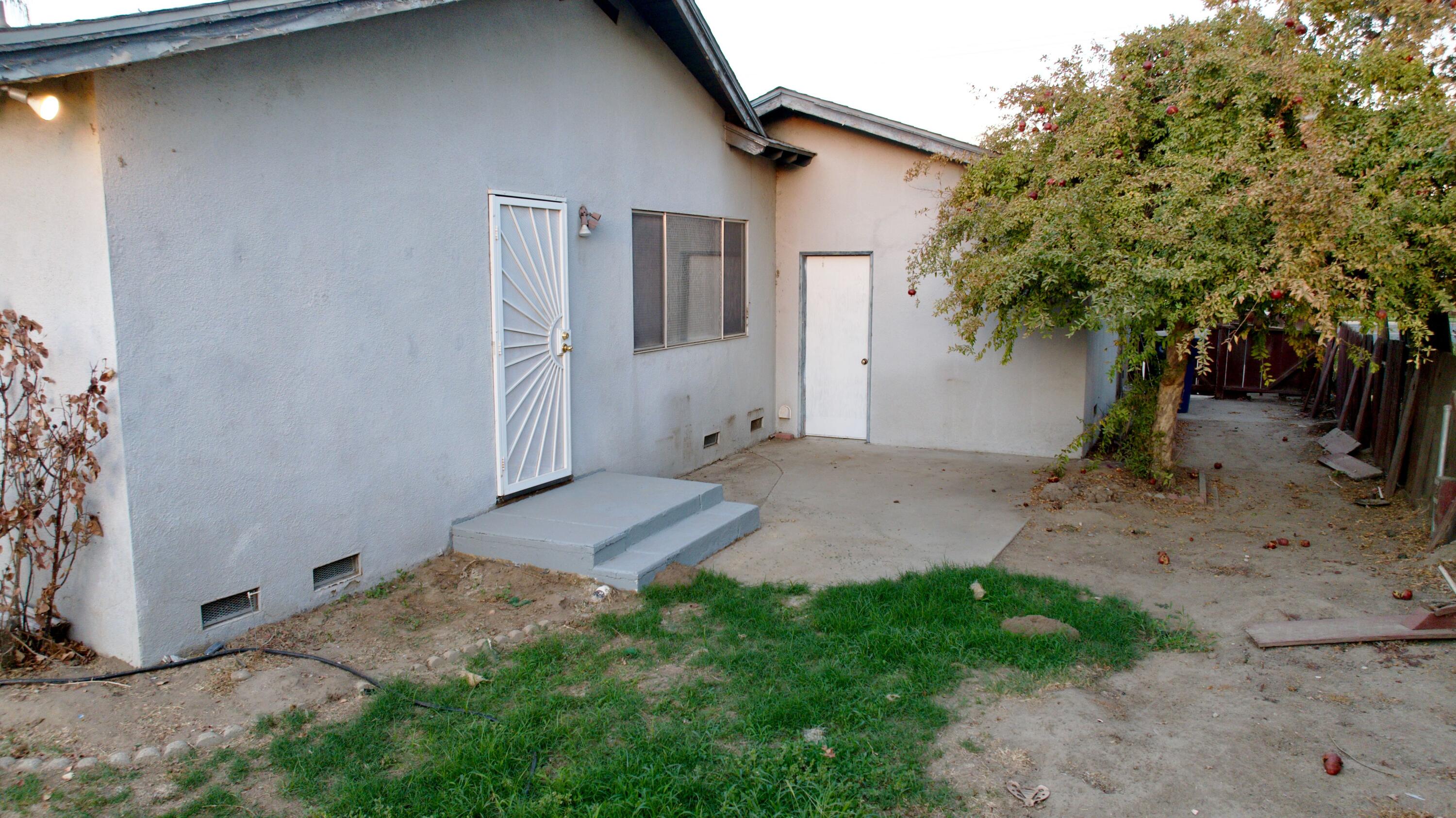 623 N West St, Tulare, CA 93274