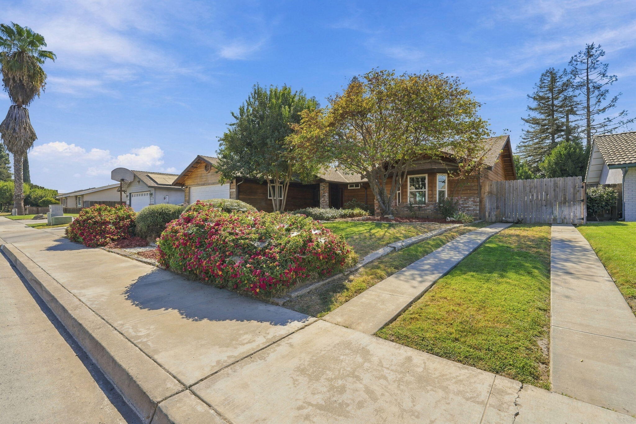 2149 W Della Ave, Porterville, CA 93257