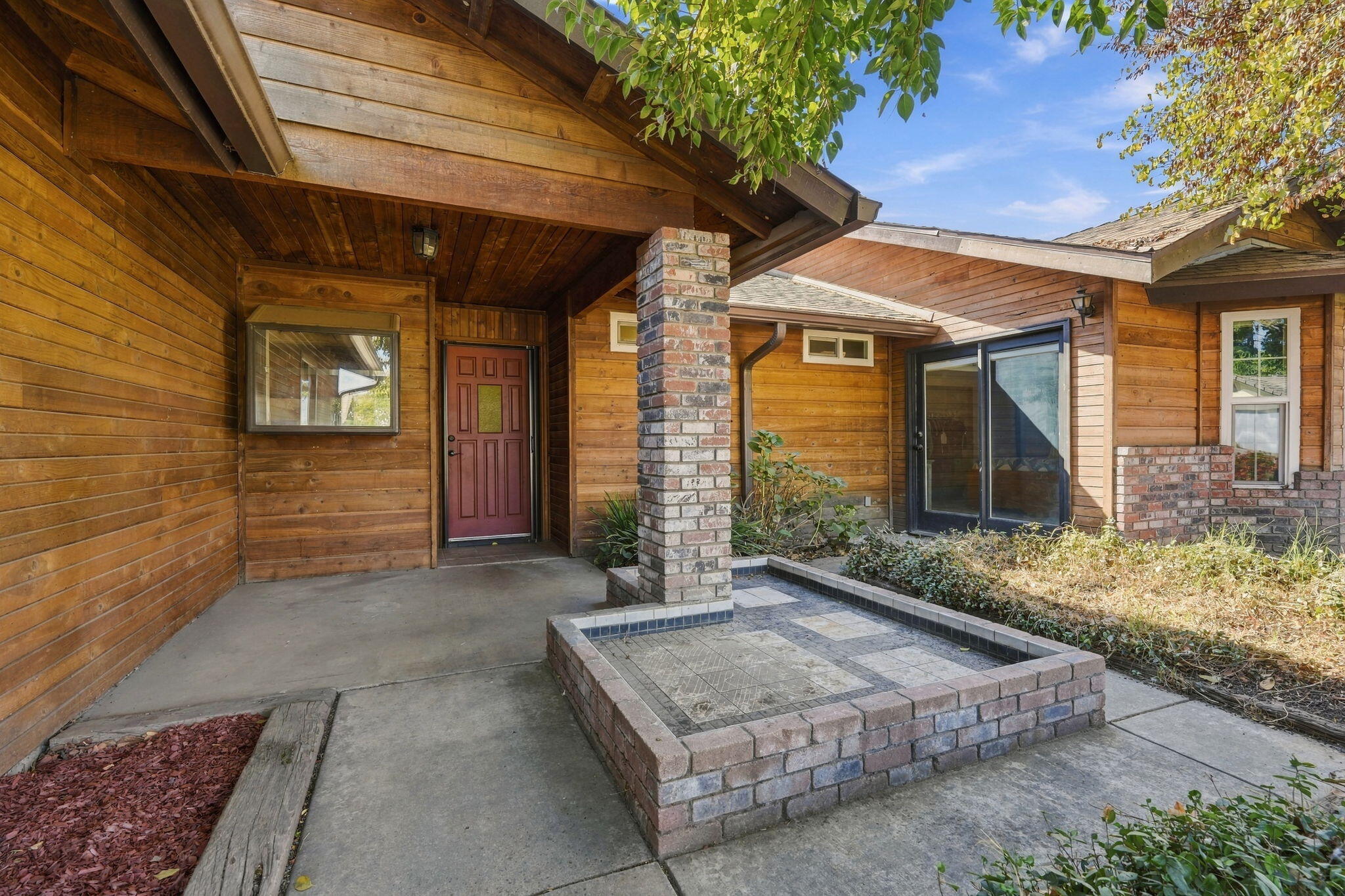 2149 W Della Ave, Porterville, CA 93257