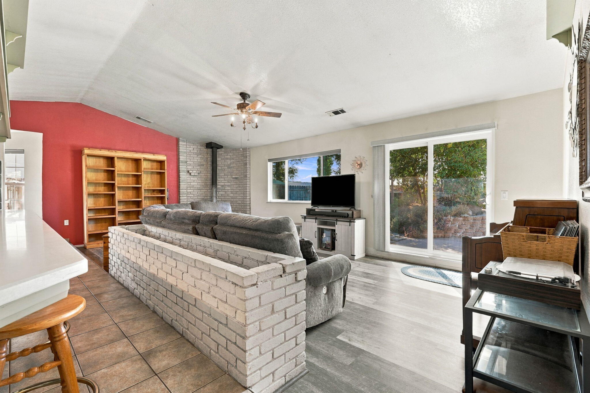 2149 W Della Ave, Porterville, CA 93257