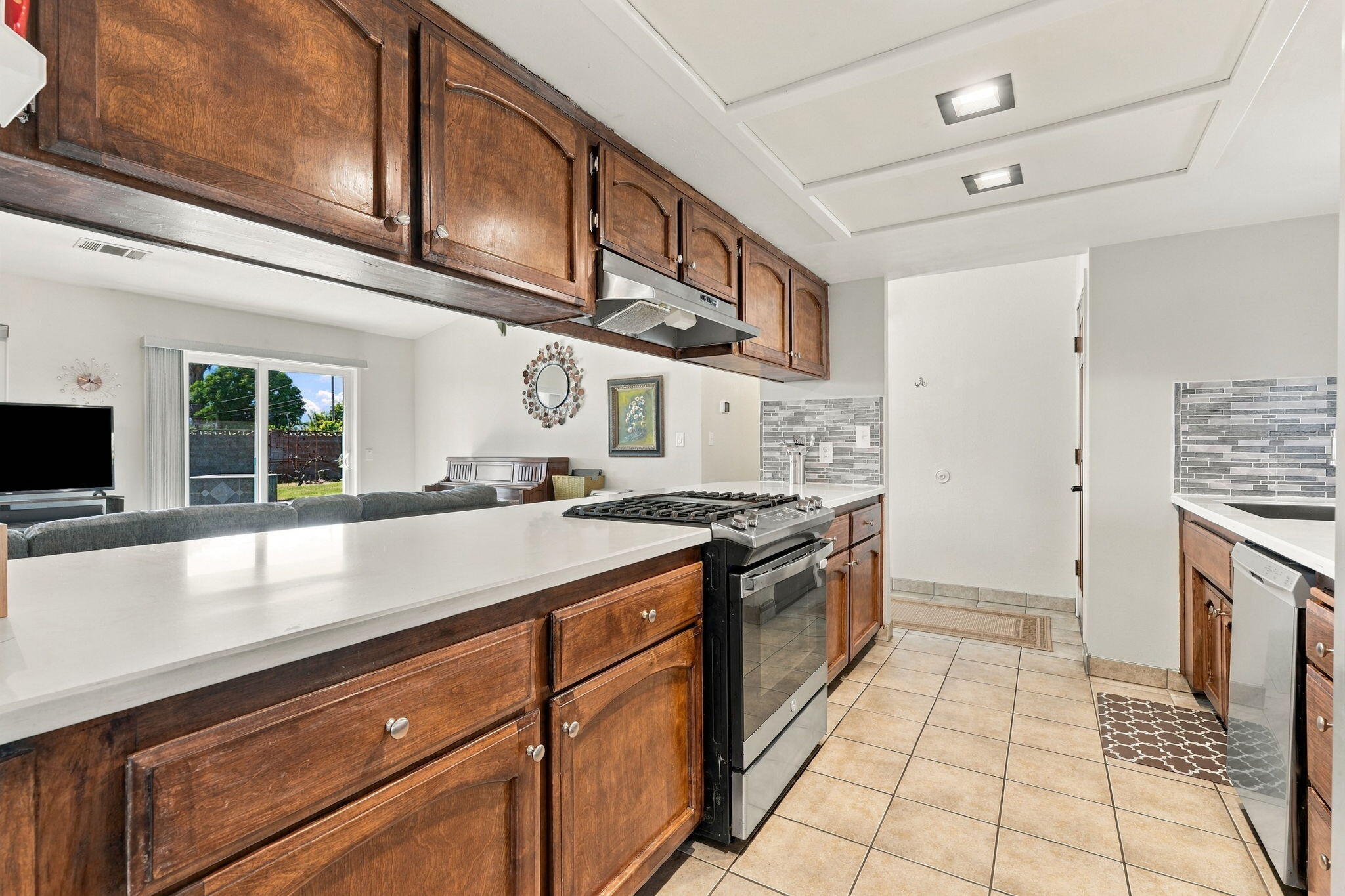 2149 W Della Ave, Porterville, CA 93257