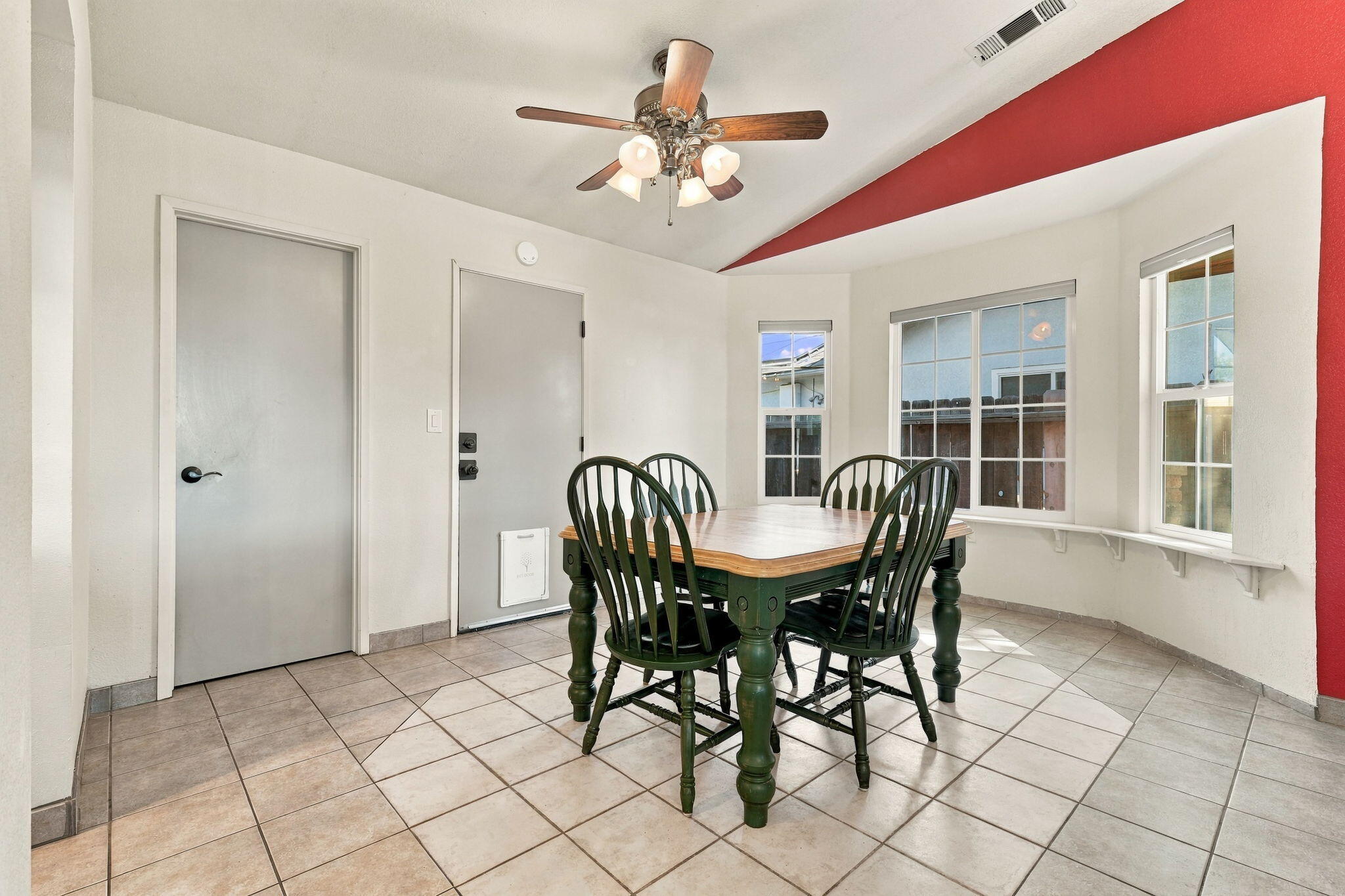 2149 W Della Ave, Porterville, CA 93257