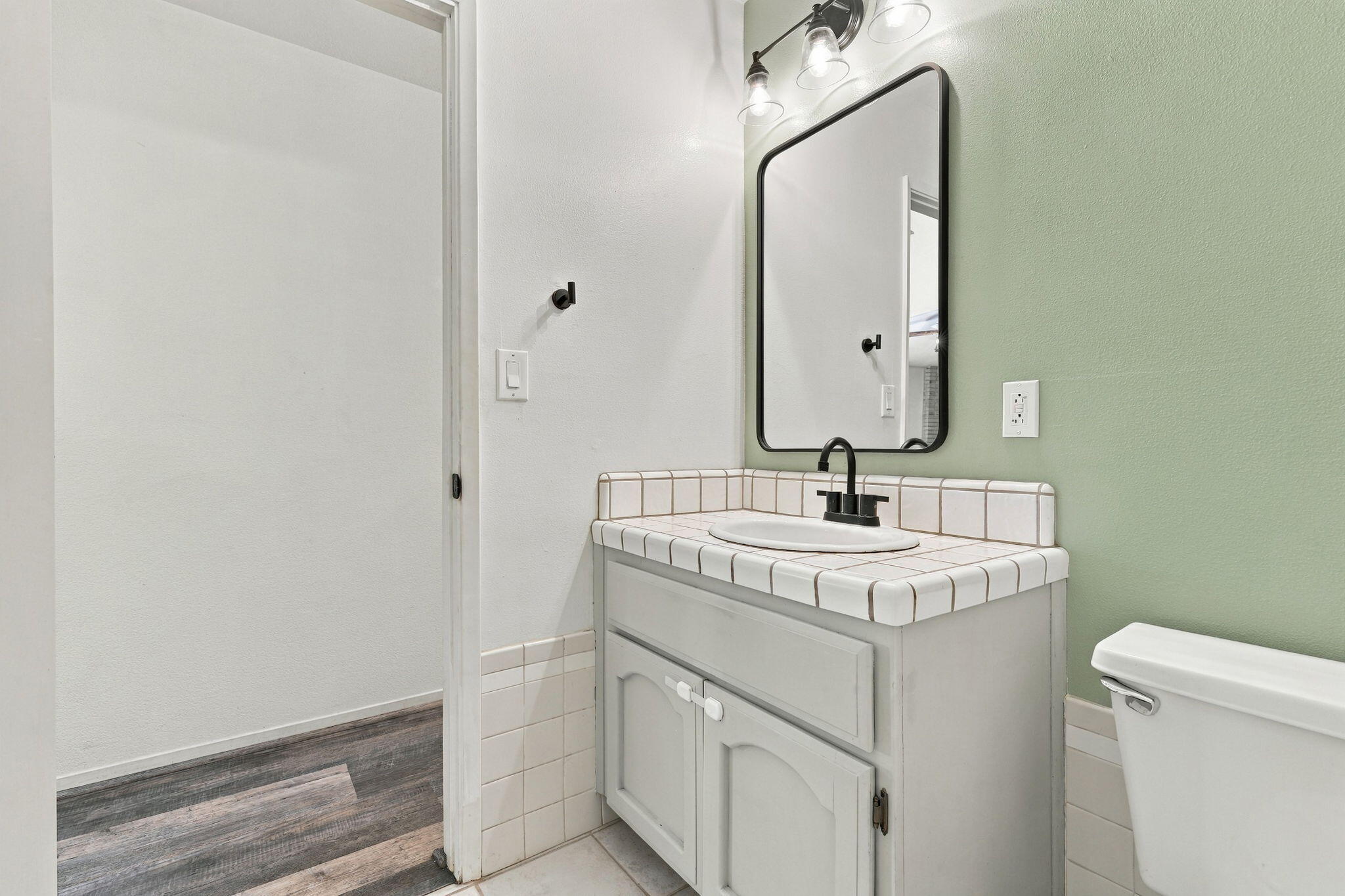 2149 W Della Ave, Porterville, CA 93257