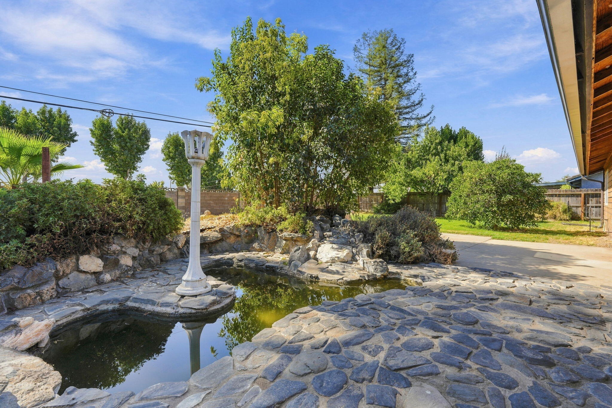 2149 W Della Ave, Porterville, CA 93257