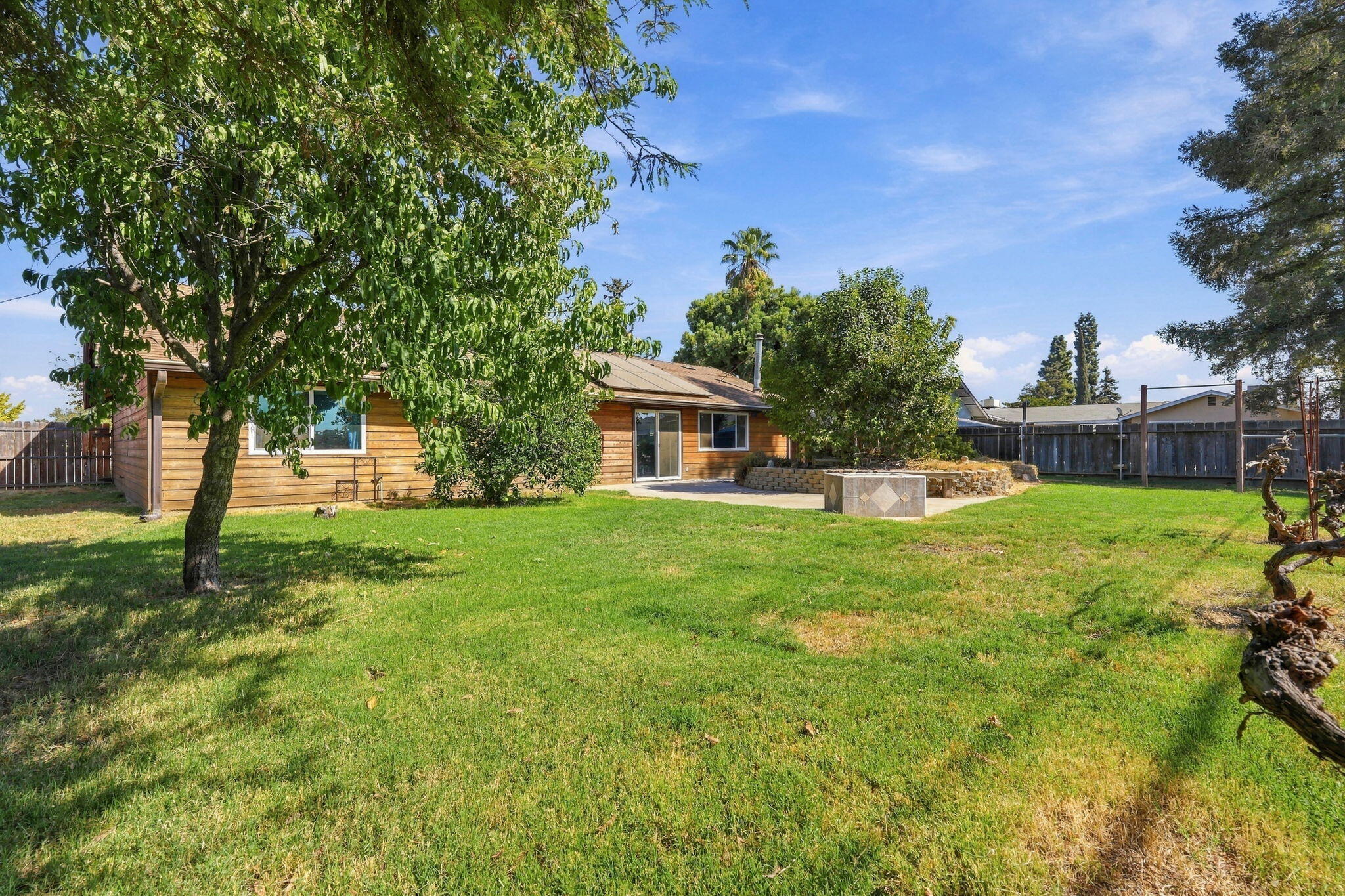 2149 W Della Ave, Porterville, CA 93257
