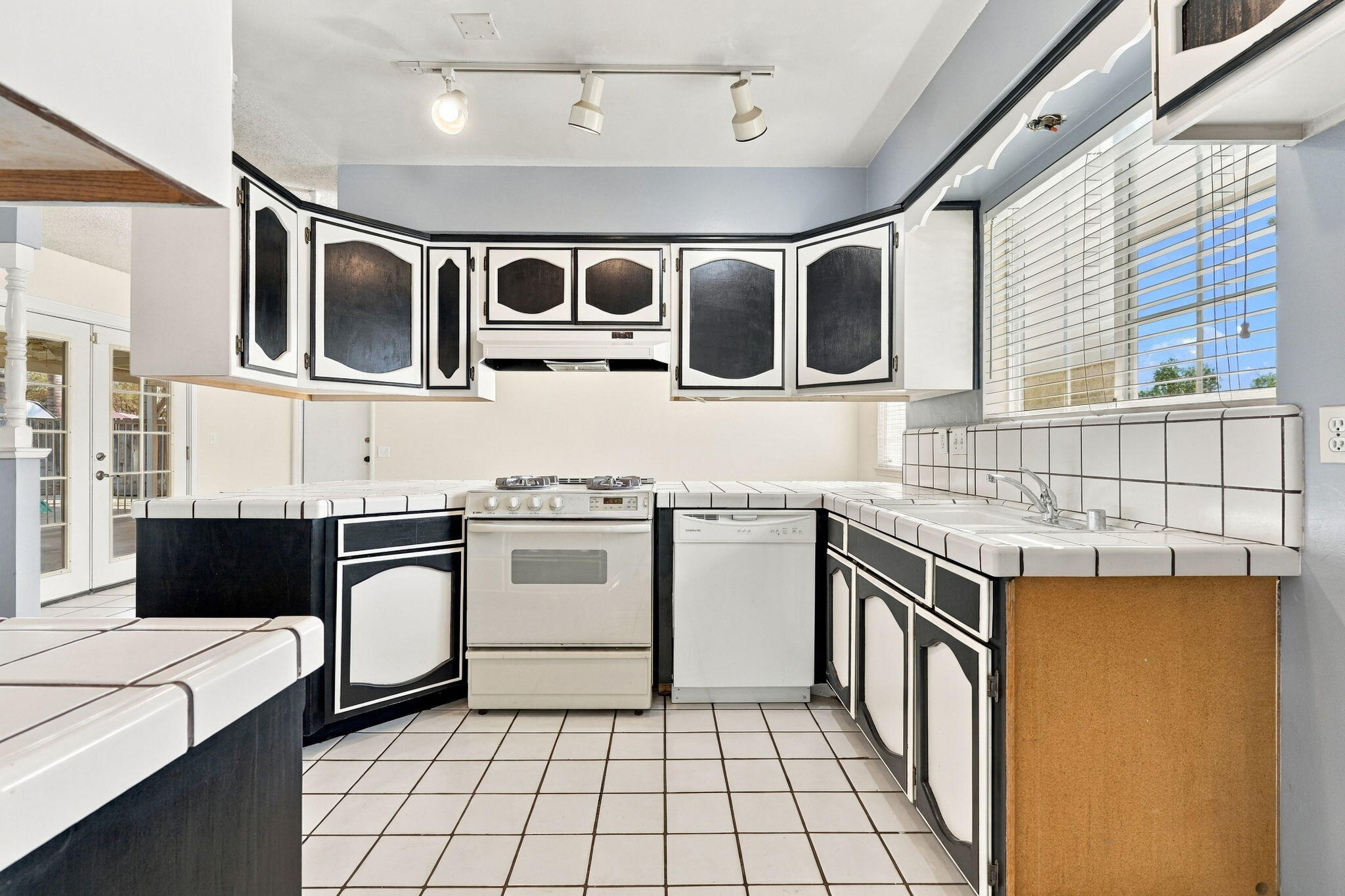 2922 S Verde Vista St, Visalia, CA 93277