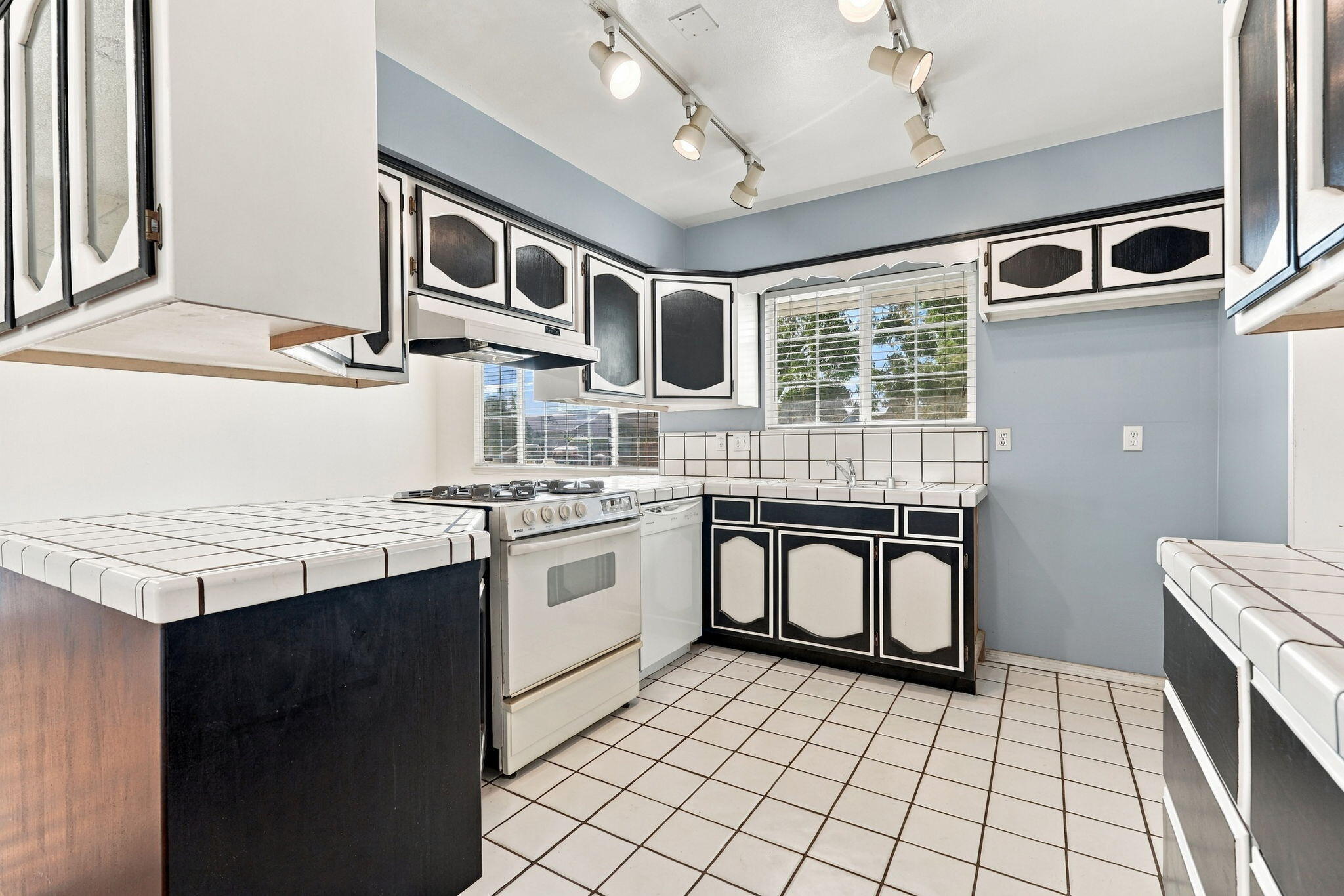 2922 S Verde Vista St, Visalia, CA 93277