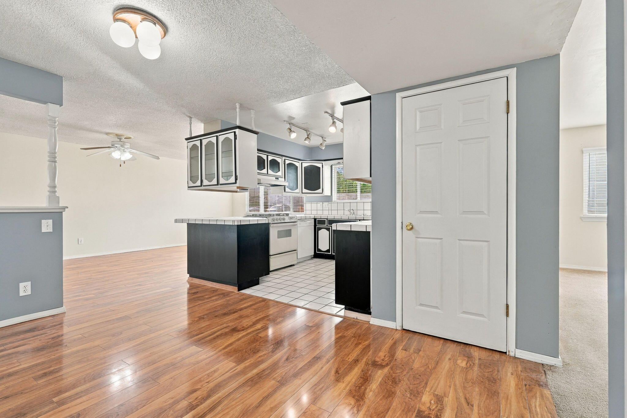 2922 S Verde Vista St, Visalia, CA 93277