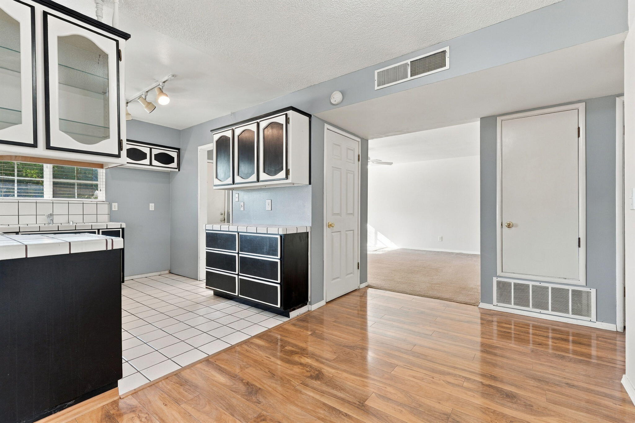 2922 S Verde Vista St, Visalia, CA 93277