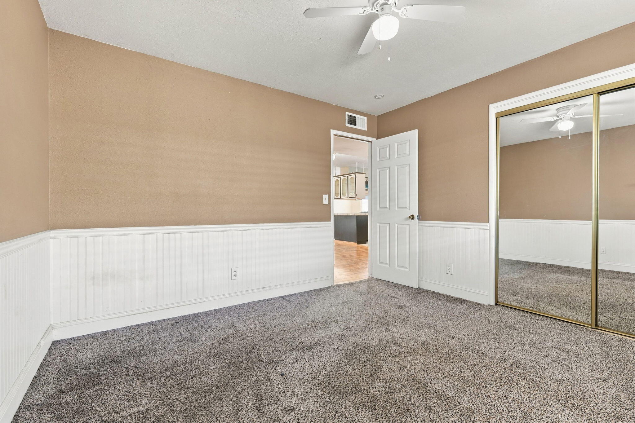 2922 S Verde Vista St, Visalia, CA 93277