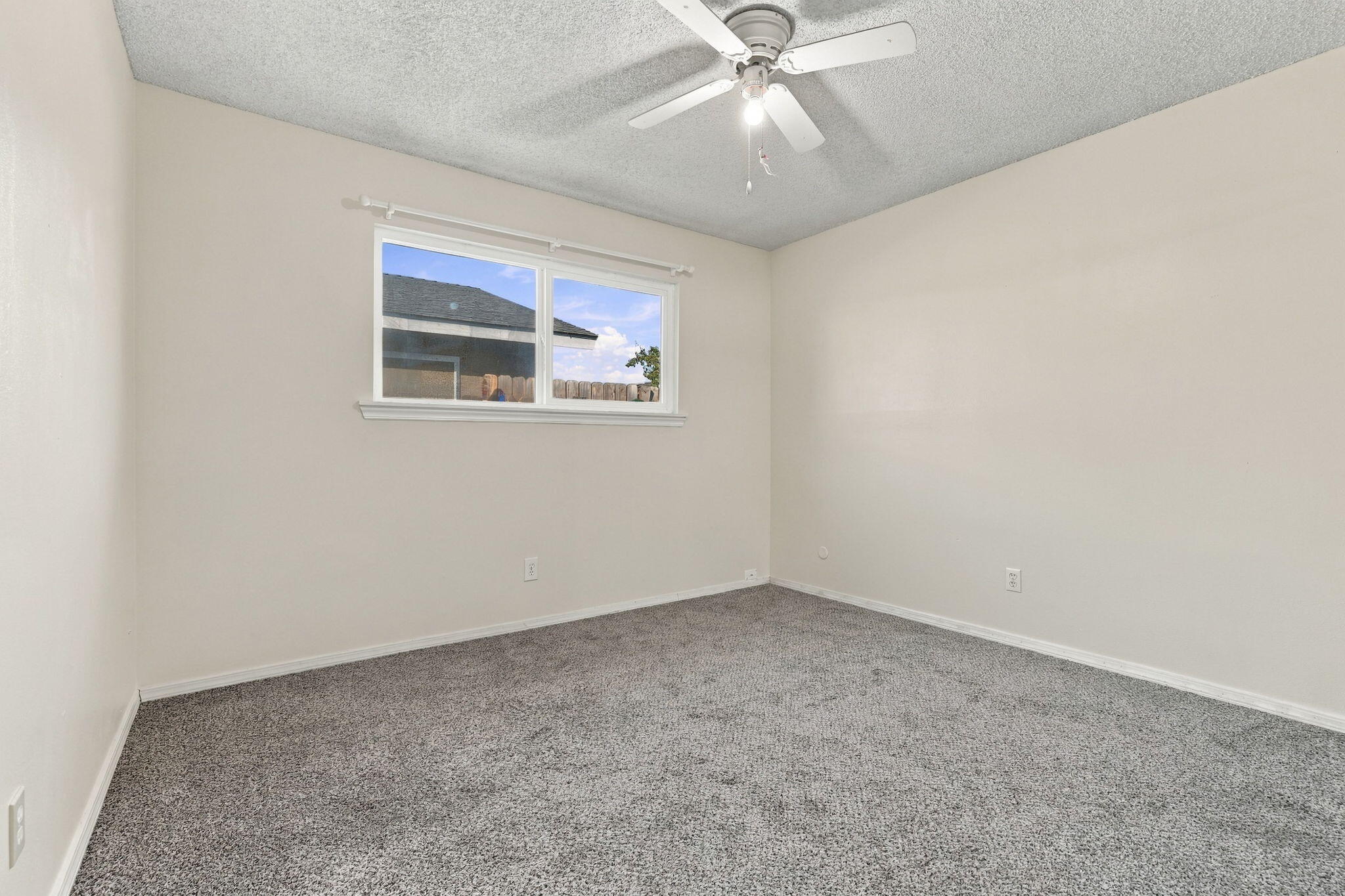 2922 S Verde Vista St, Visalia, CA 93277