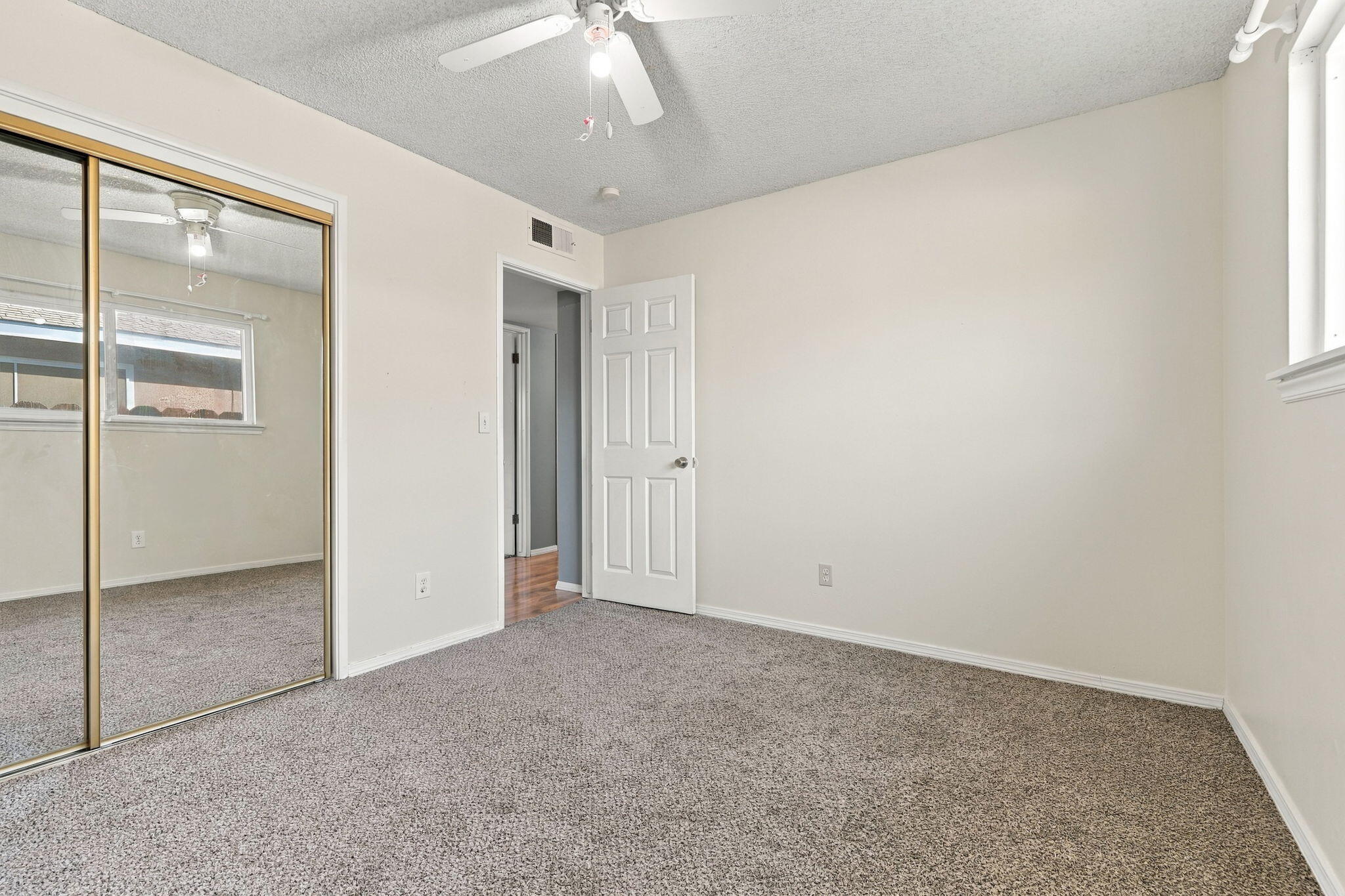 2922 S Verde Vista St, Visalia, CA 93277