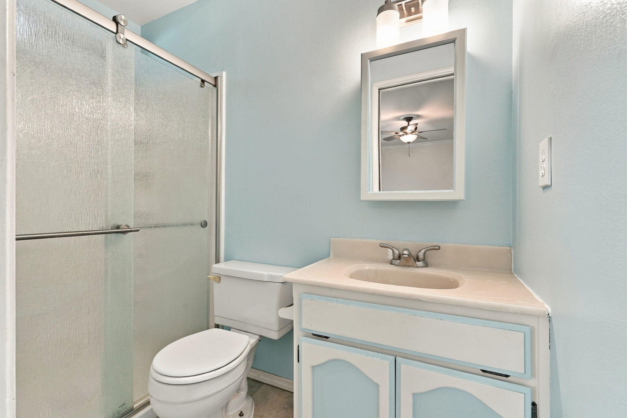 2922 S Verde Vista St, Visalia, CA 93277