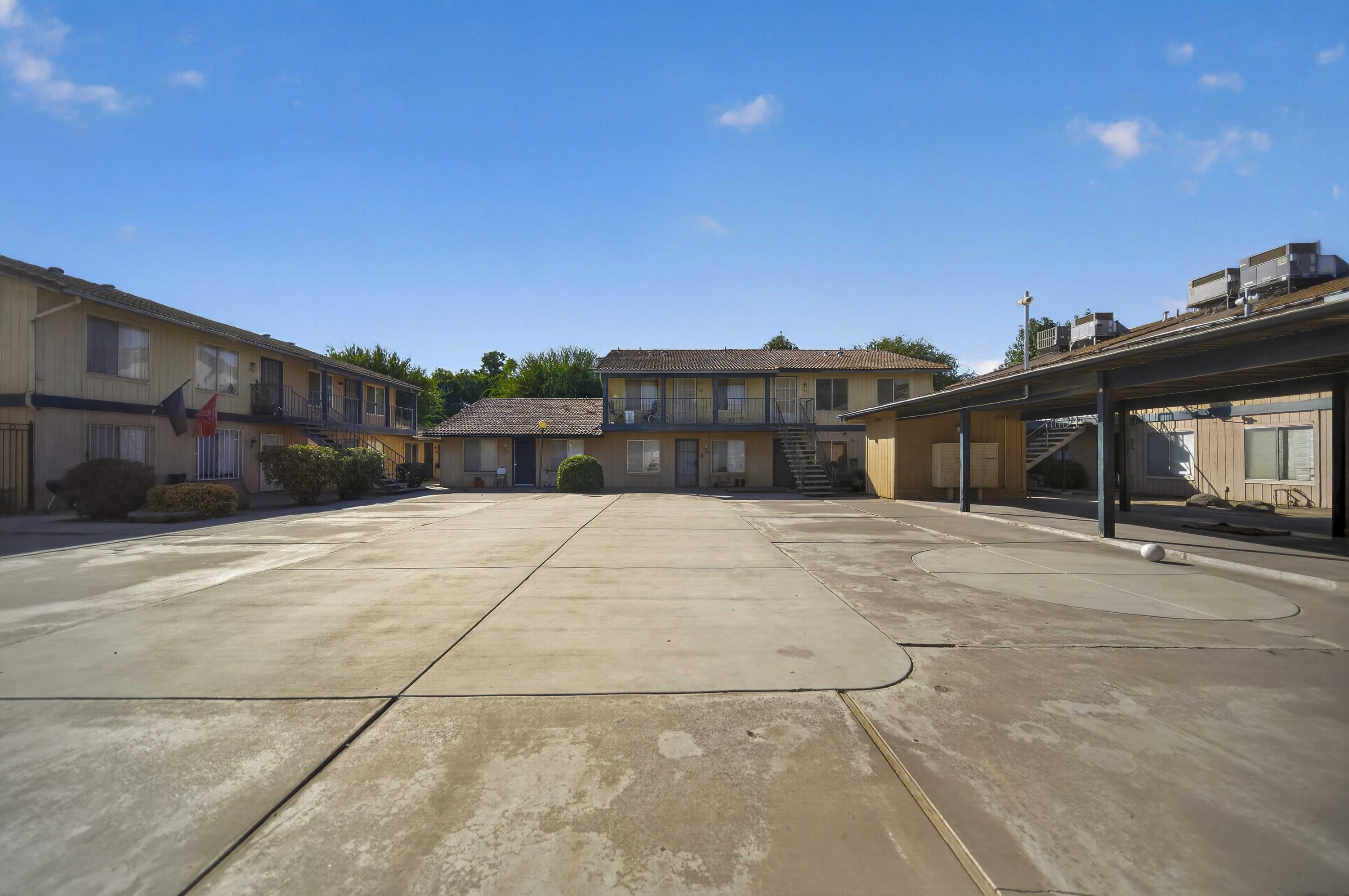 657 W Parlier Ave, Reedley, CA 93654