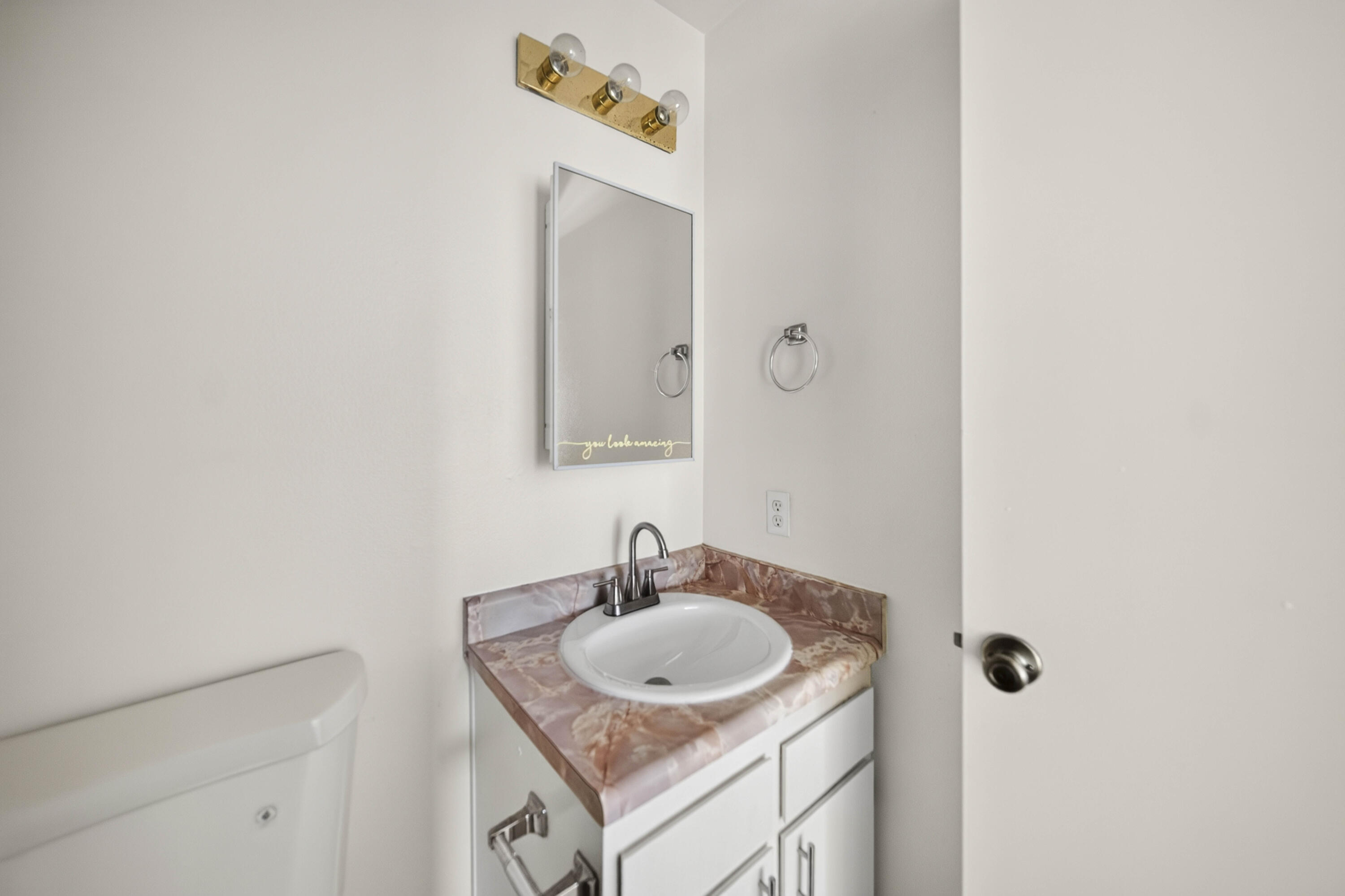 657 W Parlier Ave, Reedley, CA 93654