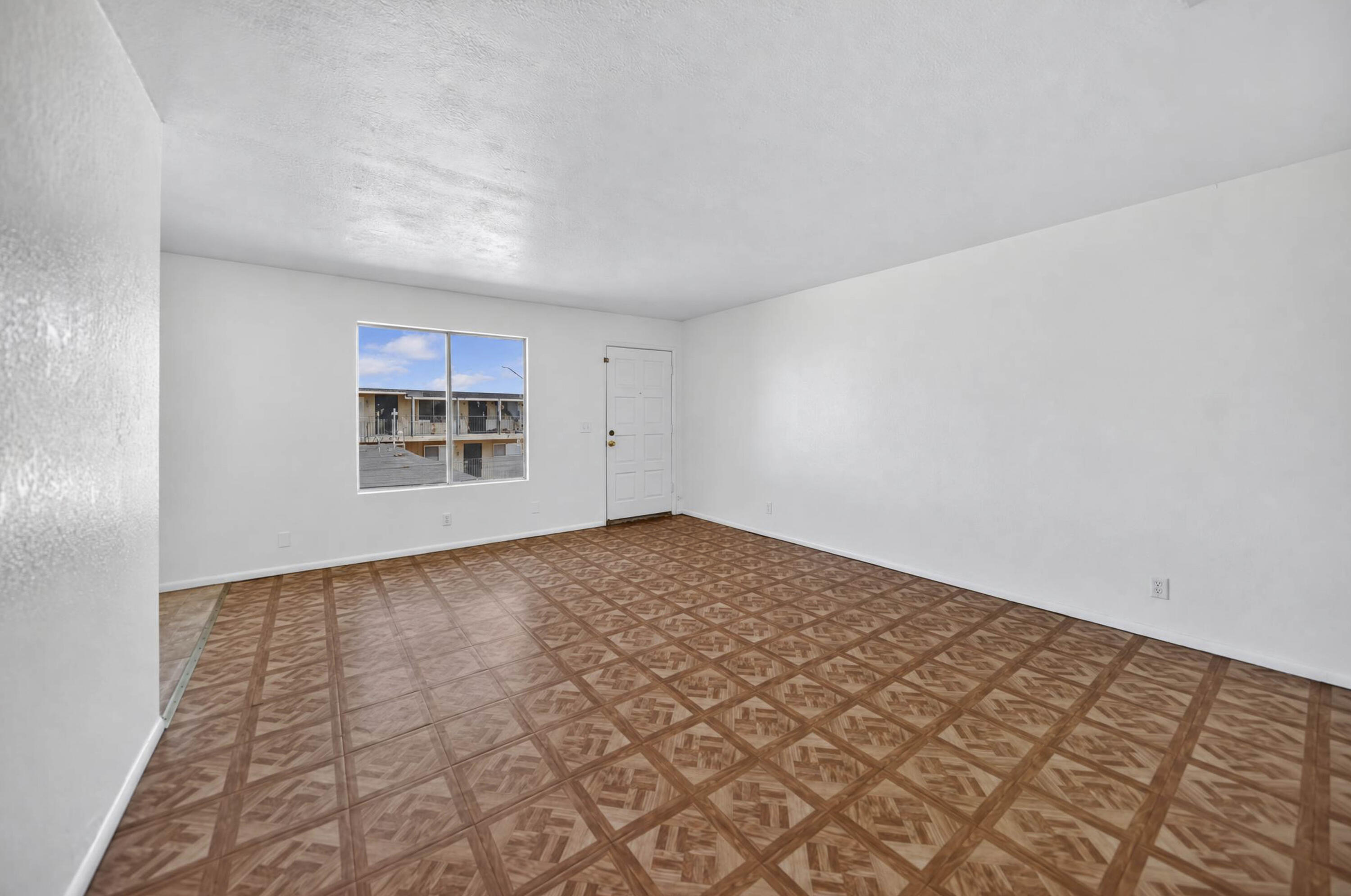 657 W Parlier Ave, Reedley, CA 93654