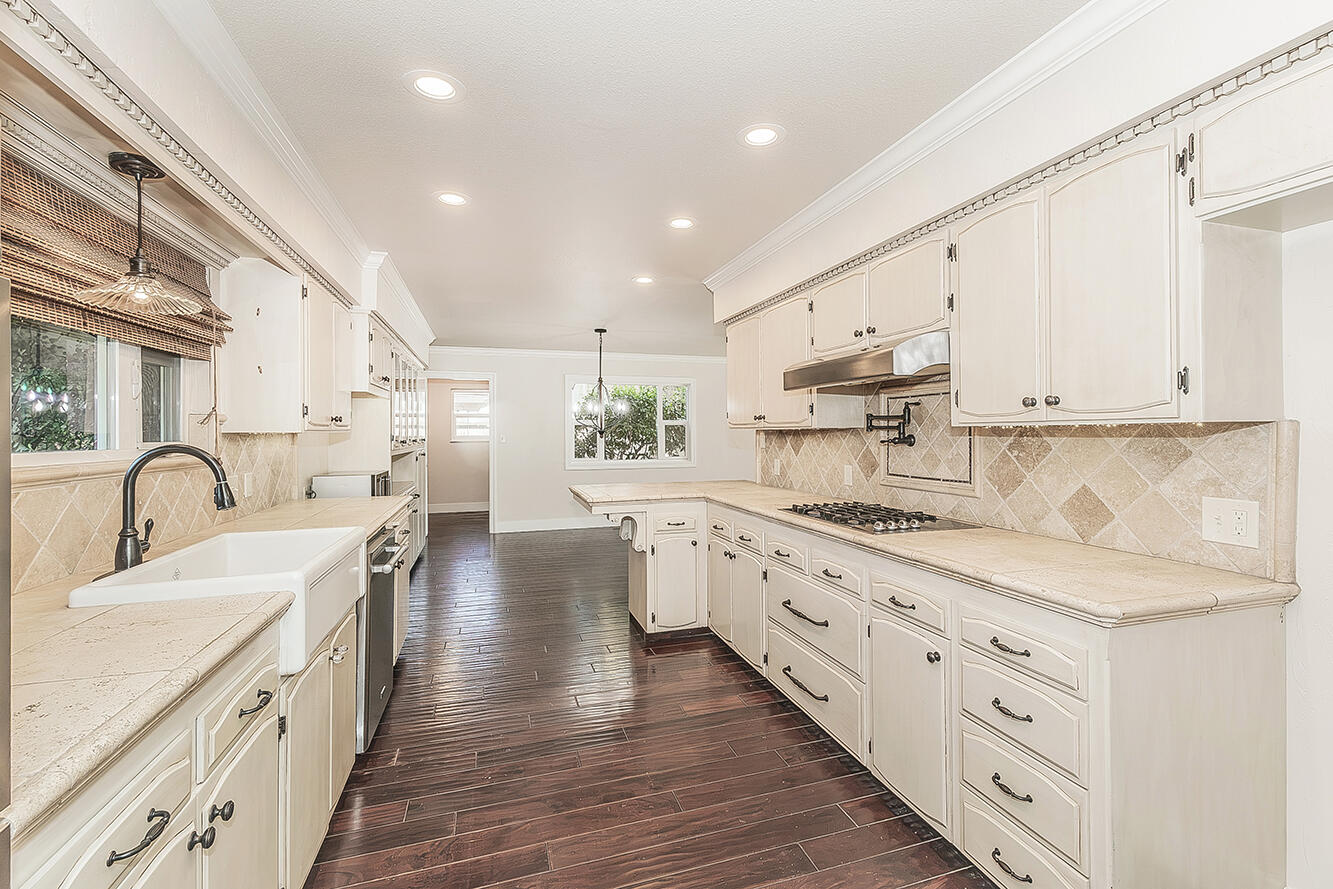 783 W Carpenter Ave, Reedley, CA 93654