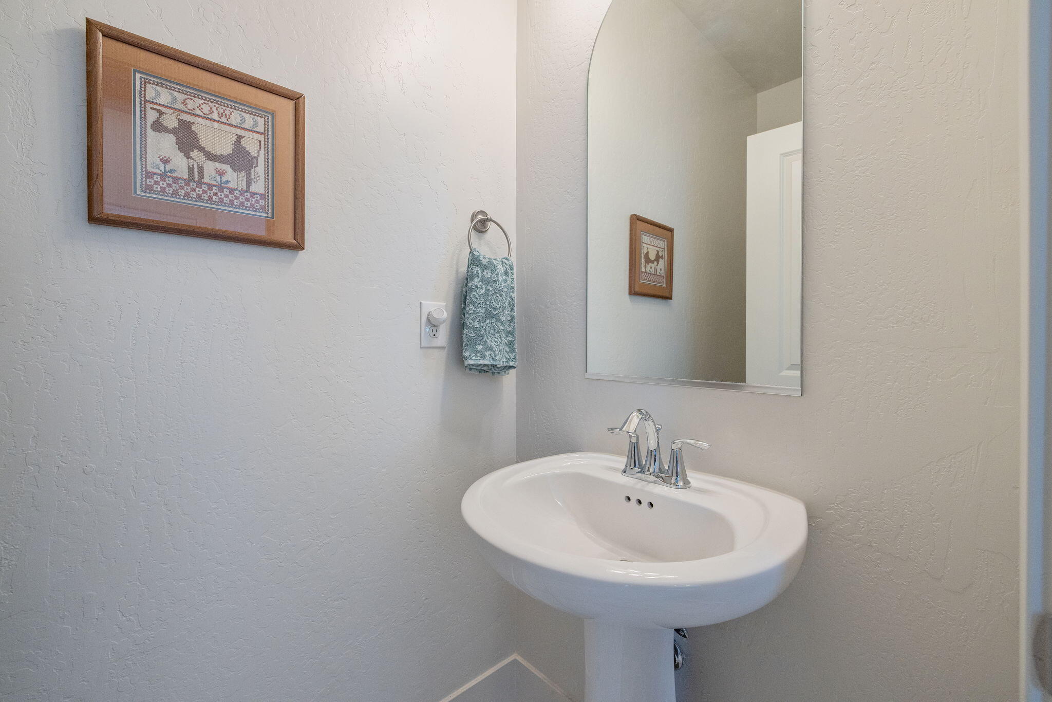 3345 W Florence Ave, Visalia, CA 93277