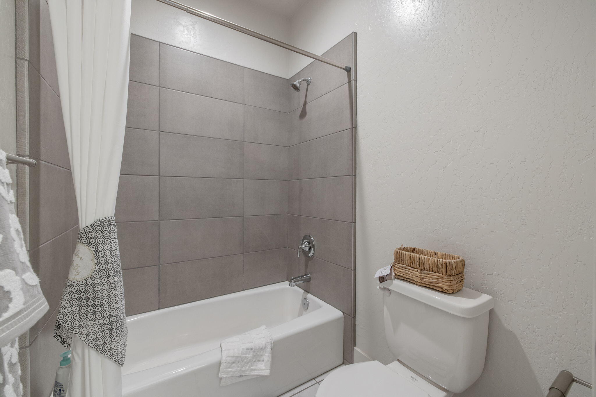 3345 W Florence Ave, Visalia, CA 93277