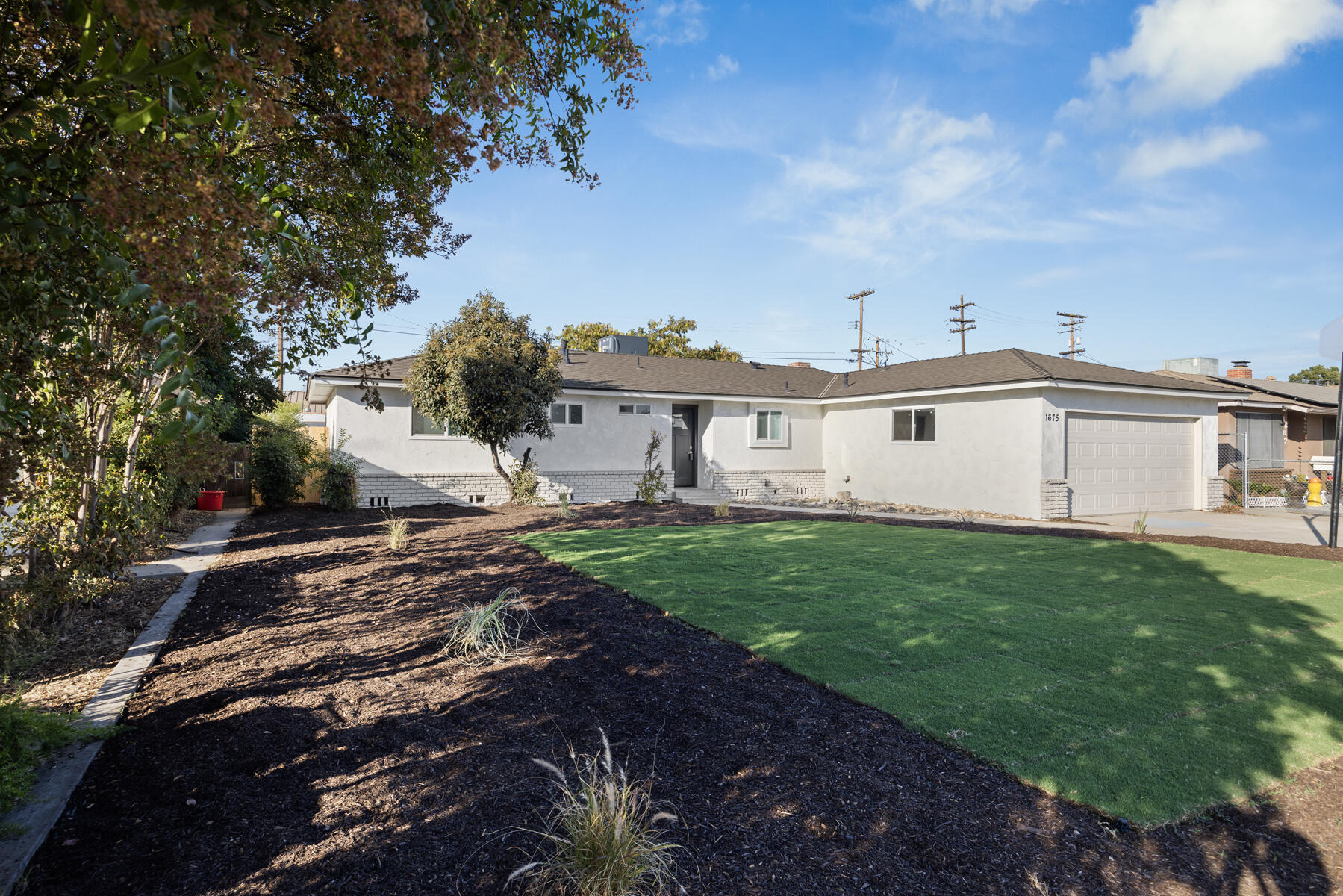 1675 E Echo St, Dinuba, CA 93618