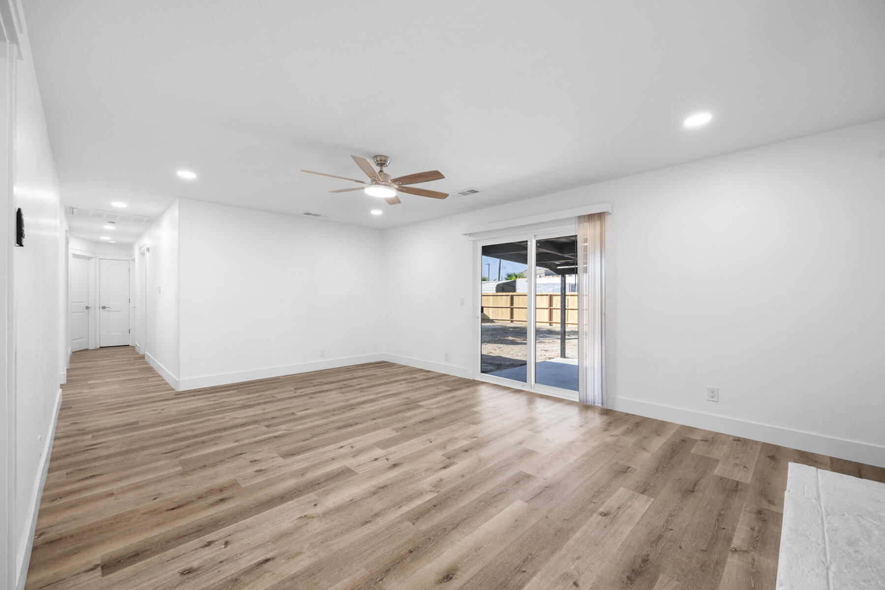 1675 E Echo St, Dinuba, CA 93618