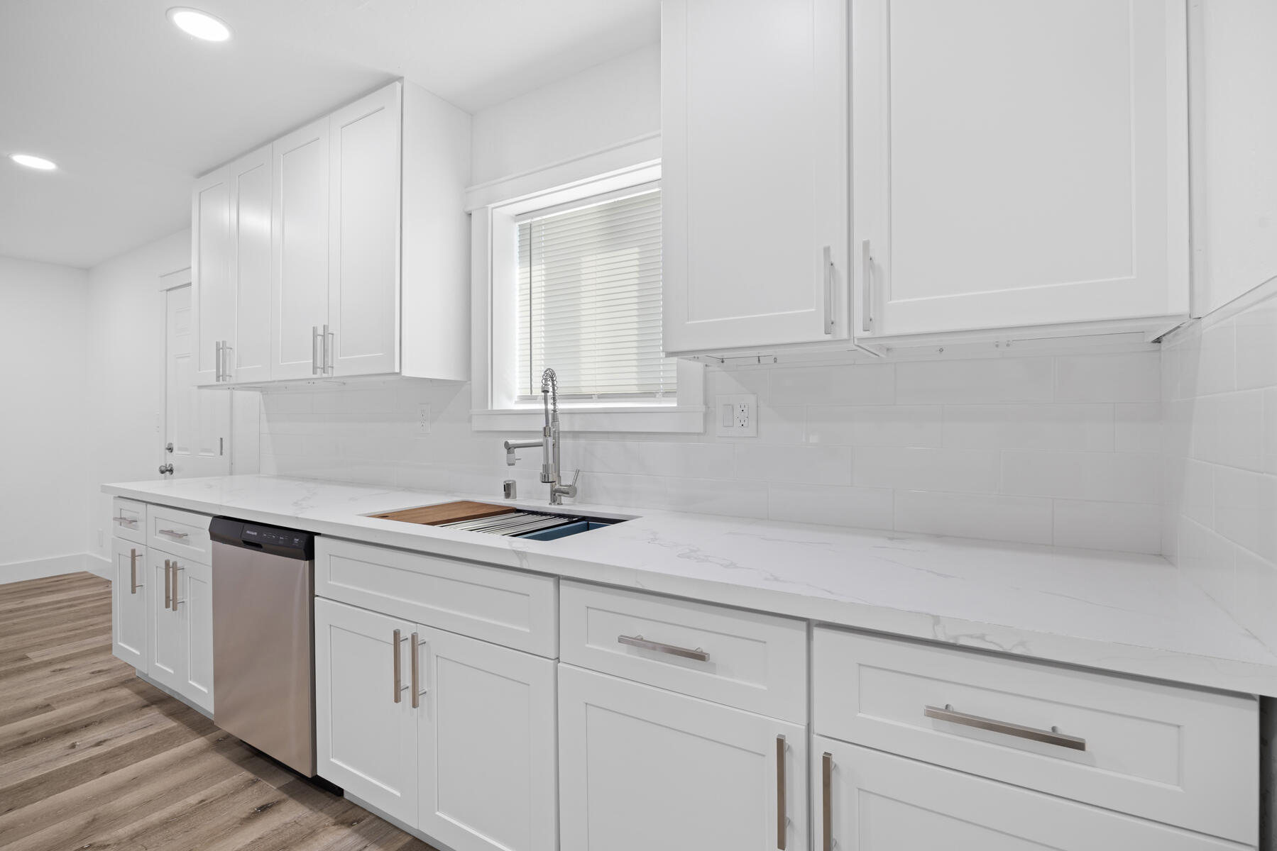 1675 E Echo St, Dinuba, CA 93618