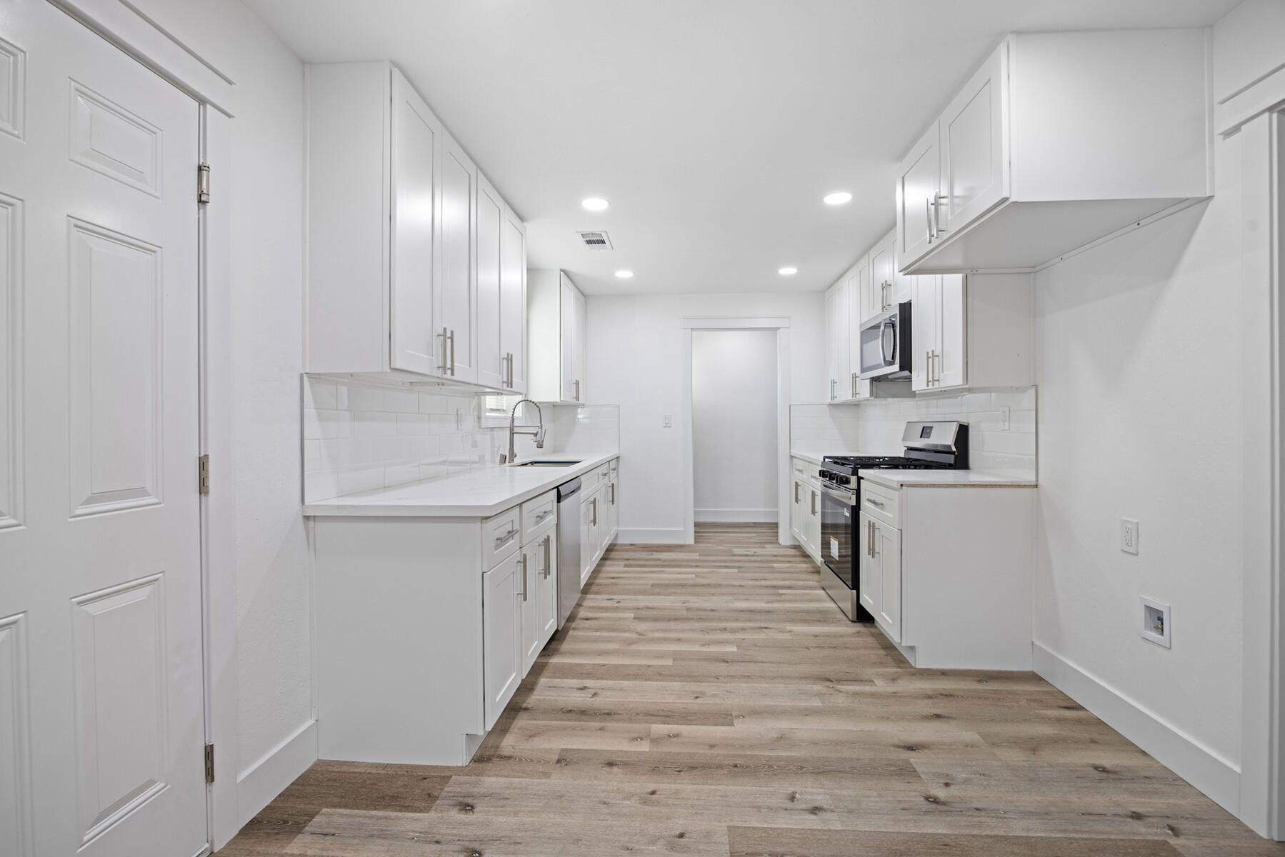 1675 E Echo St, Dinuba, CA 93618