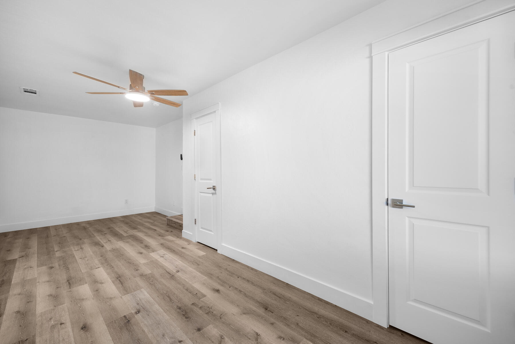 1675 E Echo St, Dinuba, CA 93618