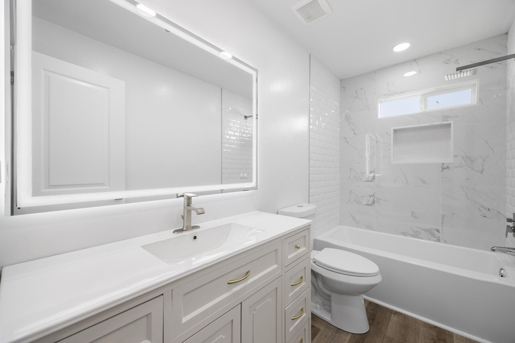 1675 E Echo St, Dinuba, CA 93618