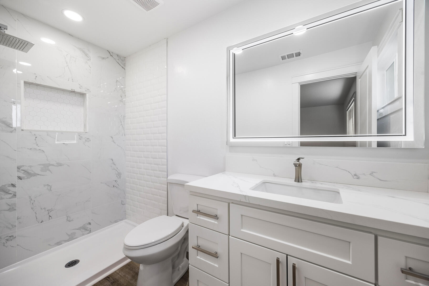 1675 E Echo St, Dinuba, CA 93618