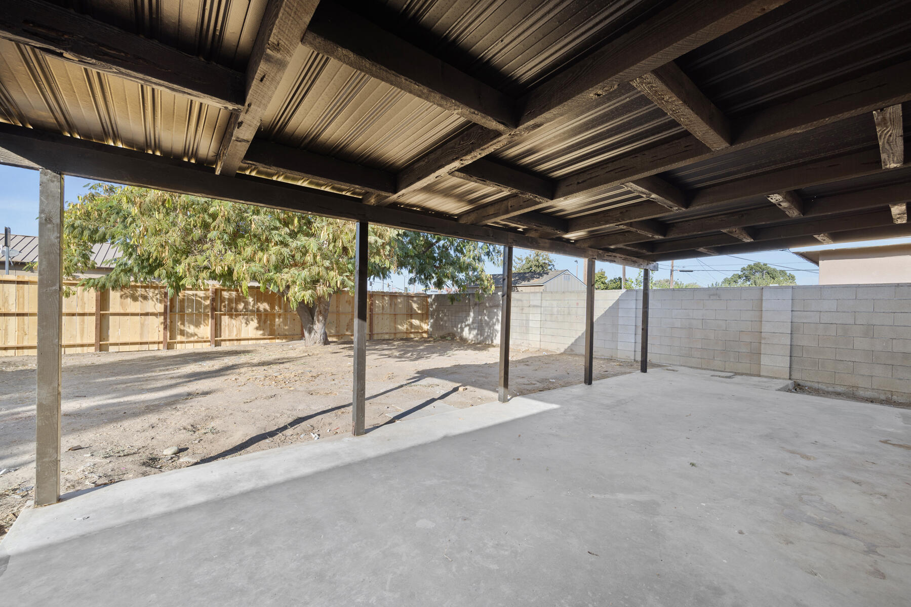 1675 E Echo St, Dinuba, CA 93618