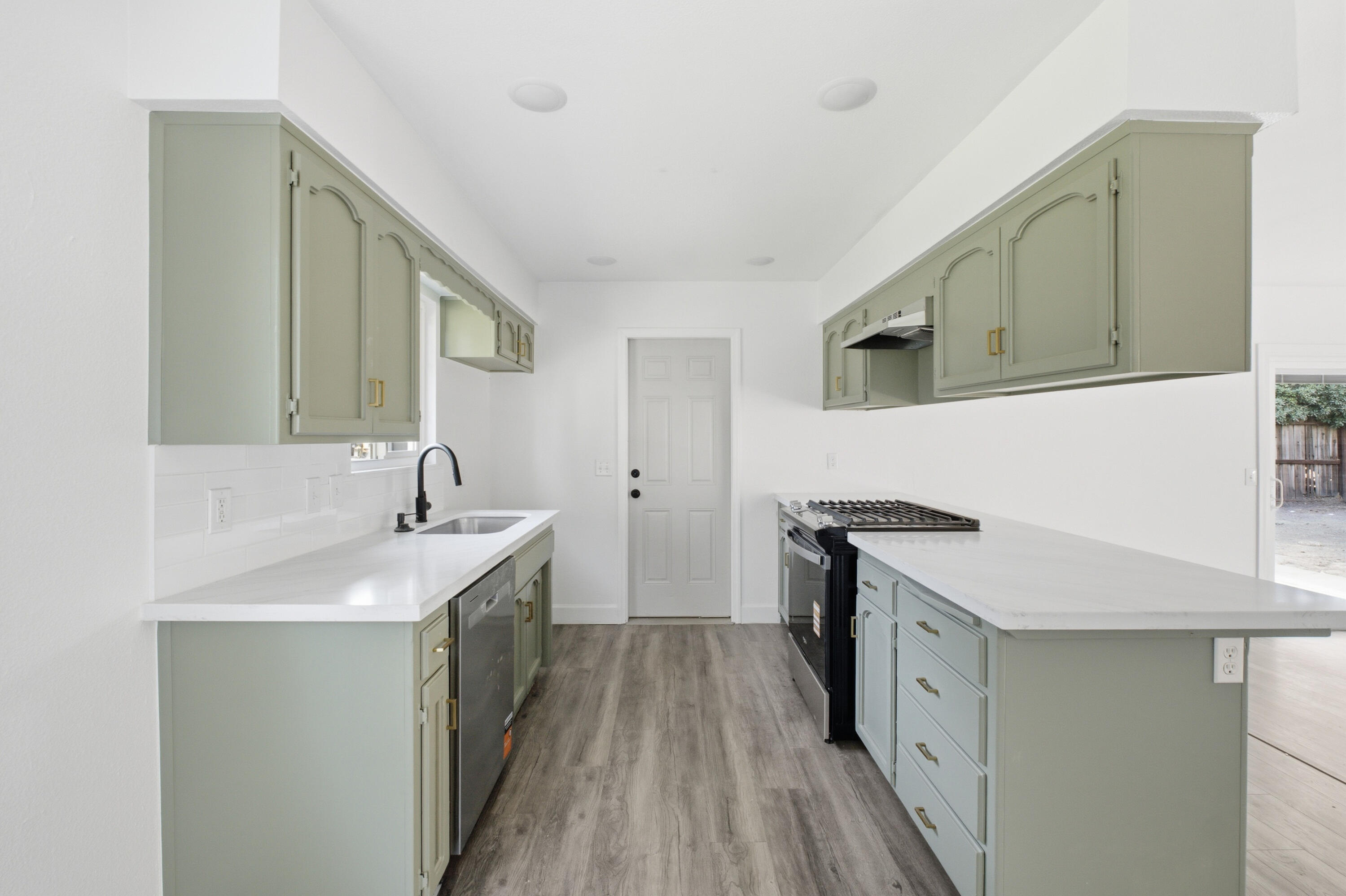 626 W Dorothea Ave, Visalia, CA 93277