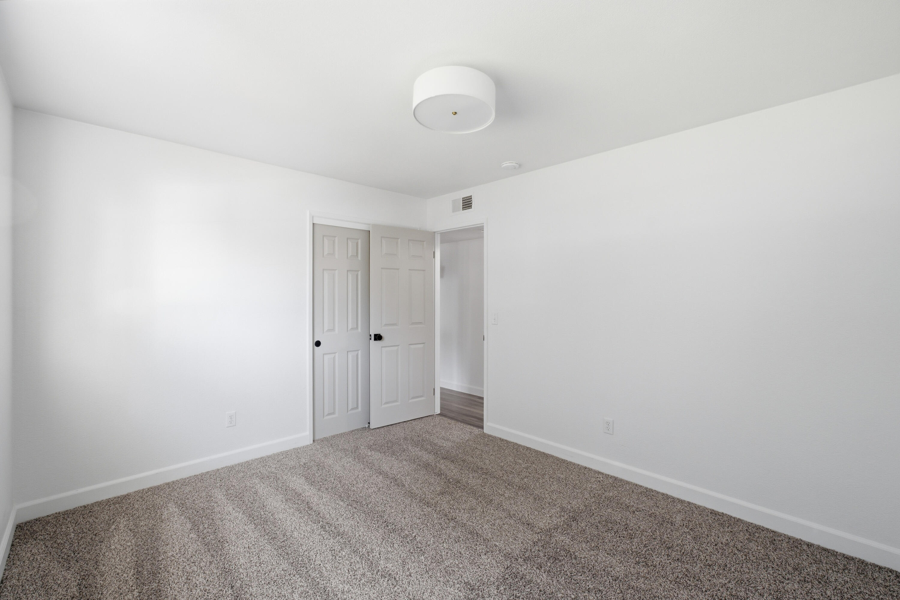 626 W Dorothea Ave, Visalia, CA 93277