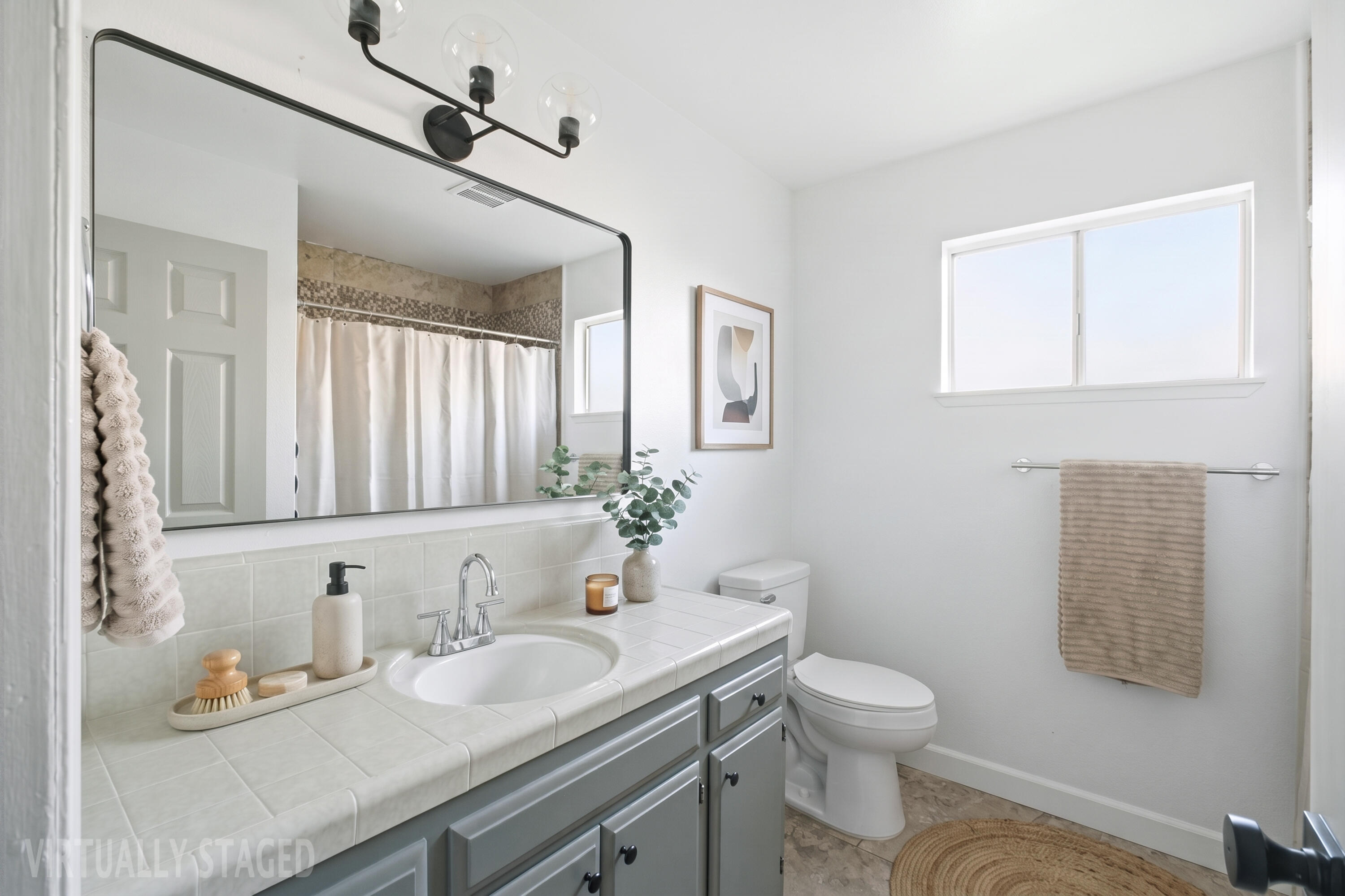 626 W Dorothea Ave, Visalia, CA 93277